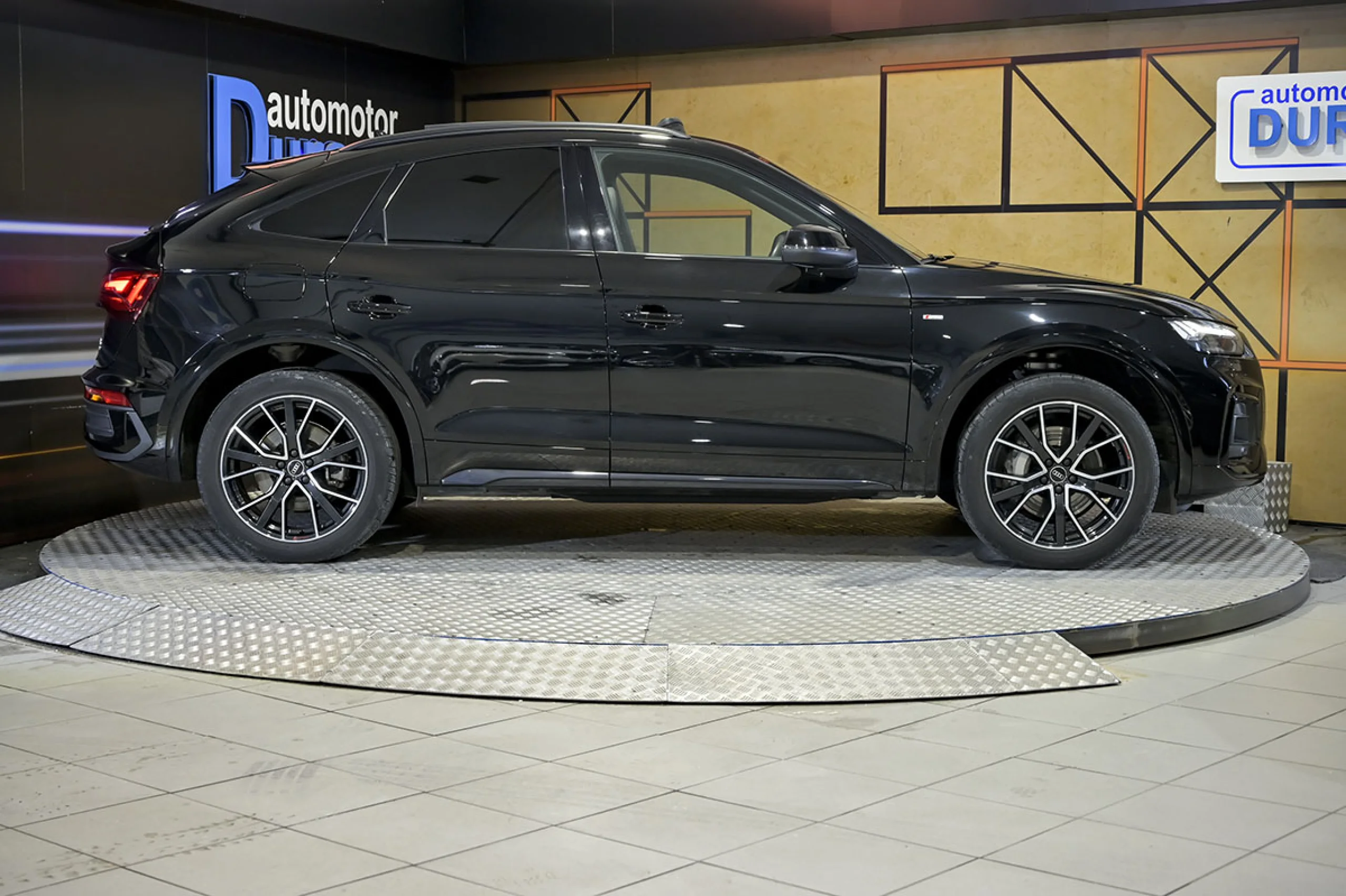 Audi Q5 SPORTBACK Black Line 55 TFSI e quattroultra - Foto 19