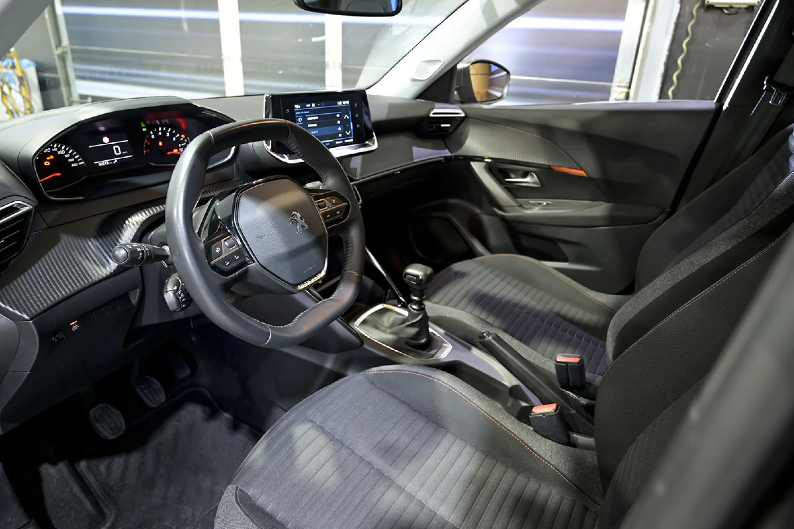 Peugeot 2008 Active BlueHDI 81kW 110CV - Foto 6