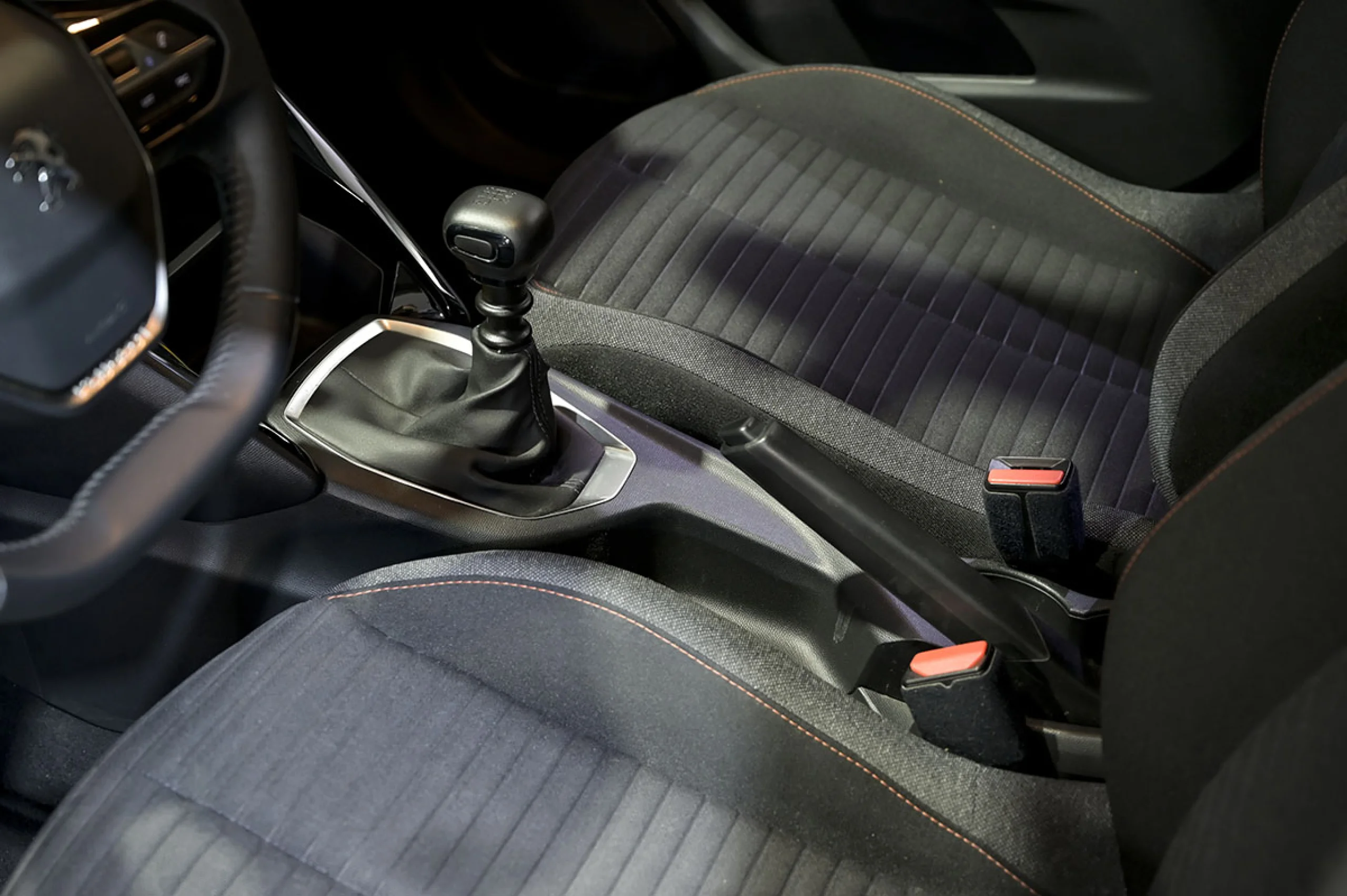 Peugeot 2008 Active BlueHDI 81kW 110CV - Foto 29