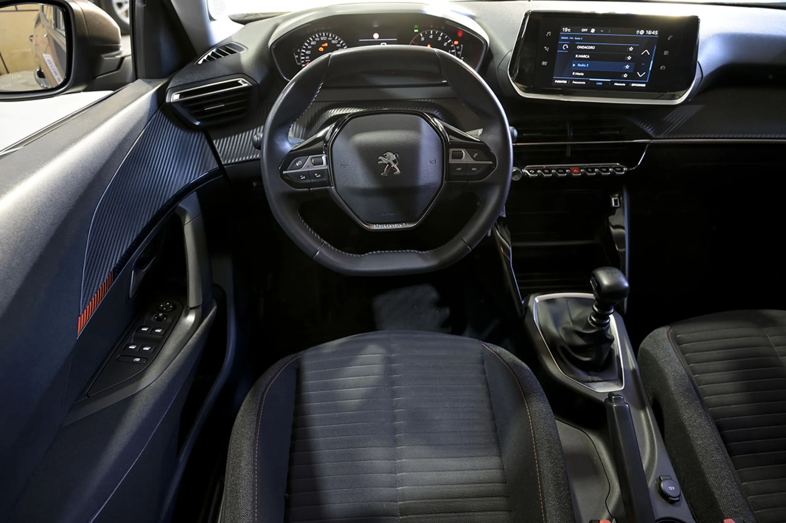 Peugeot 2008 Active BlueHDI 81kW 110CV - Foto 32