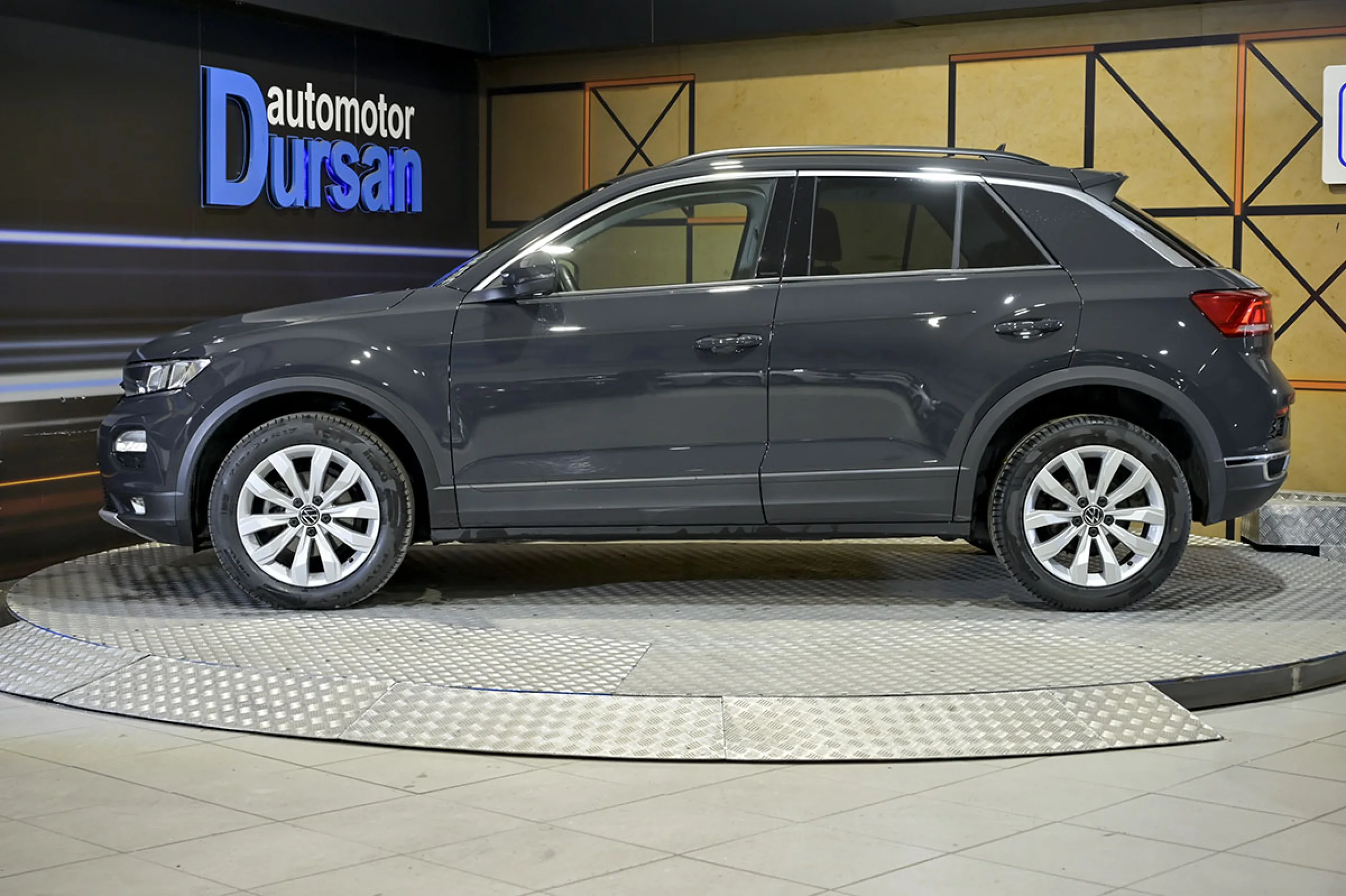 Volkswagen T-Roc Advance 2.0 TDI 85kW 115CV - Foto 17