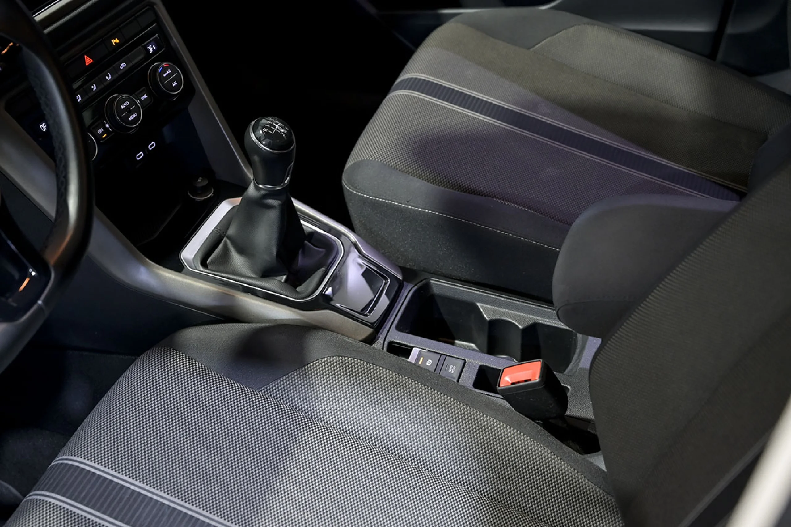 Volkswagen T-Roc Advance 2.0 TDI 85kW 115CV - Foto 22