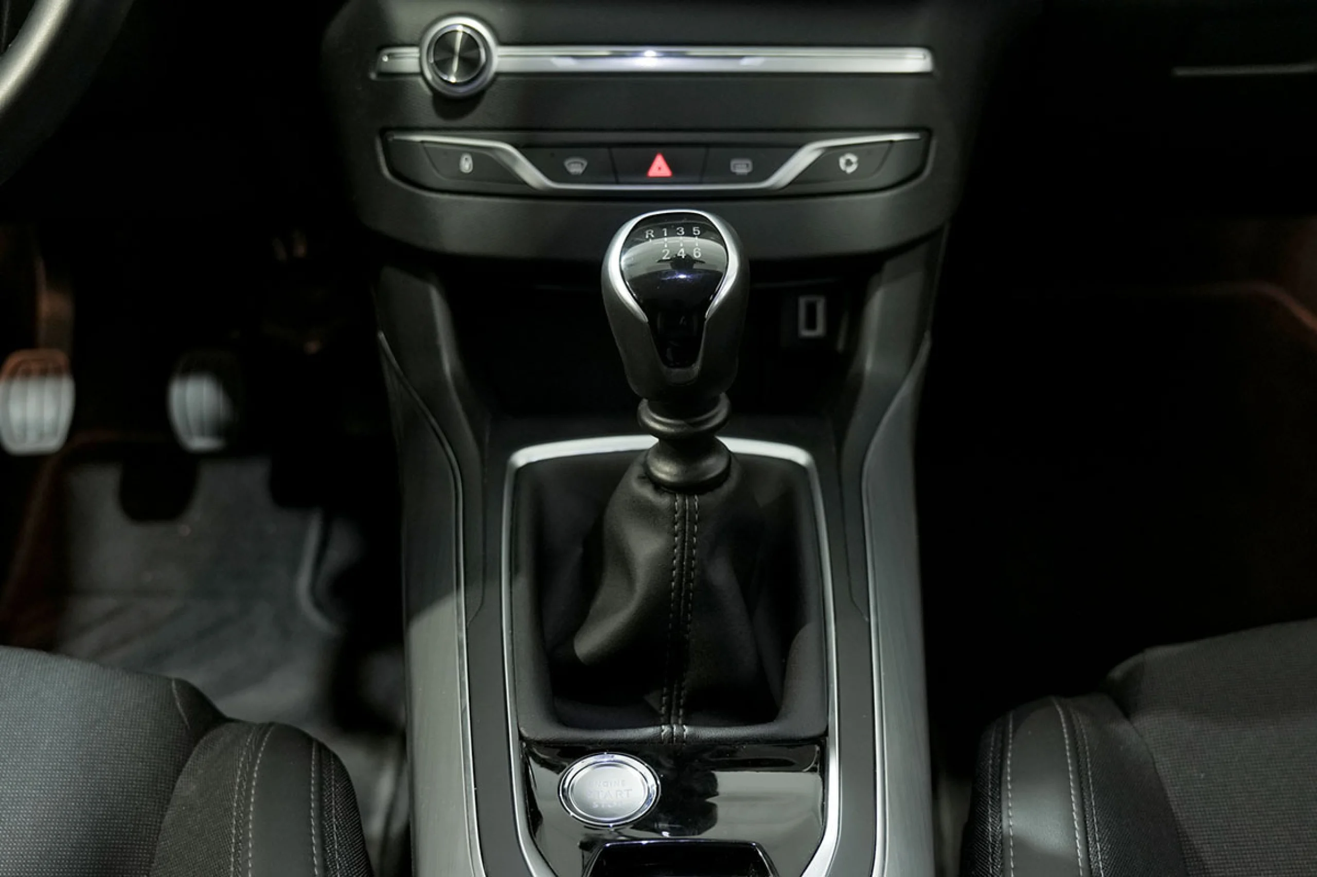 Peugeot 308 5p Allure Pack PureTech 110 SS - Foto 30