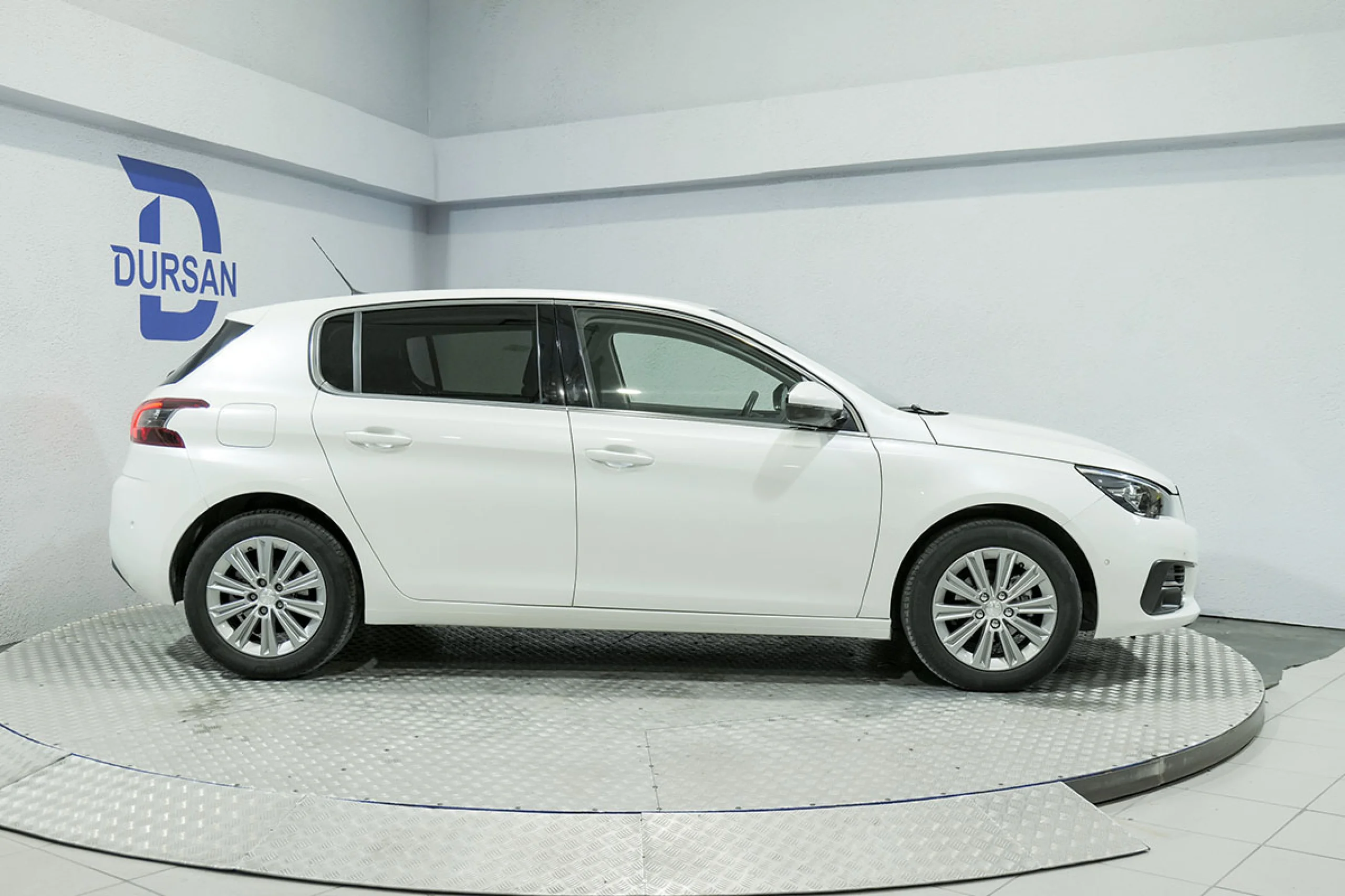 Peugeot 308 5p Allure Pack PureTech 110 SS - Foto 19