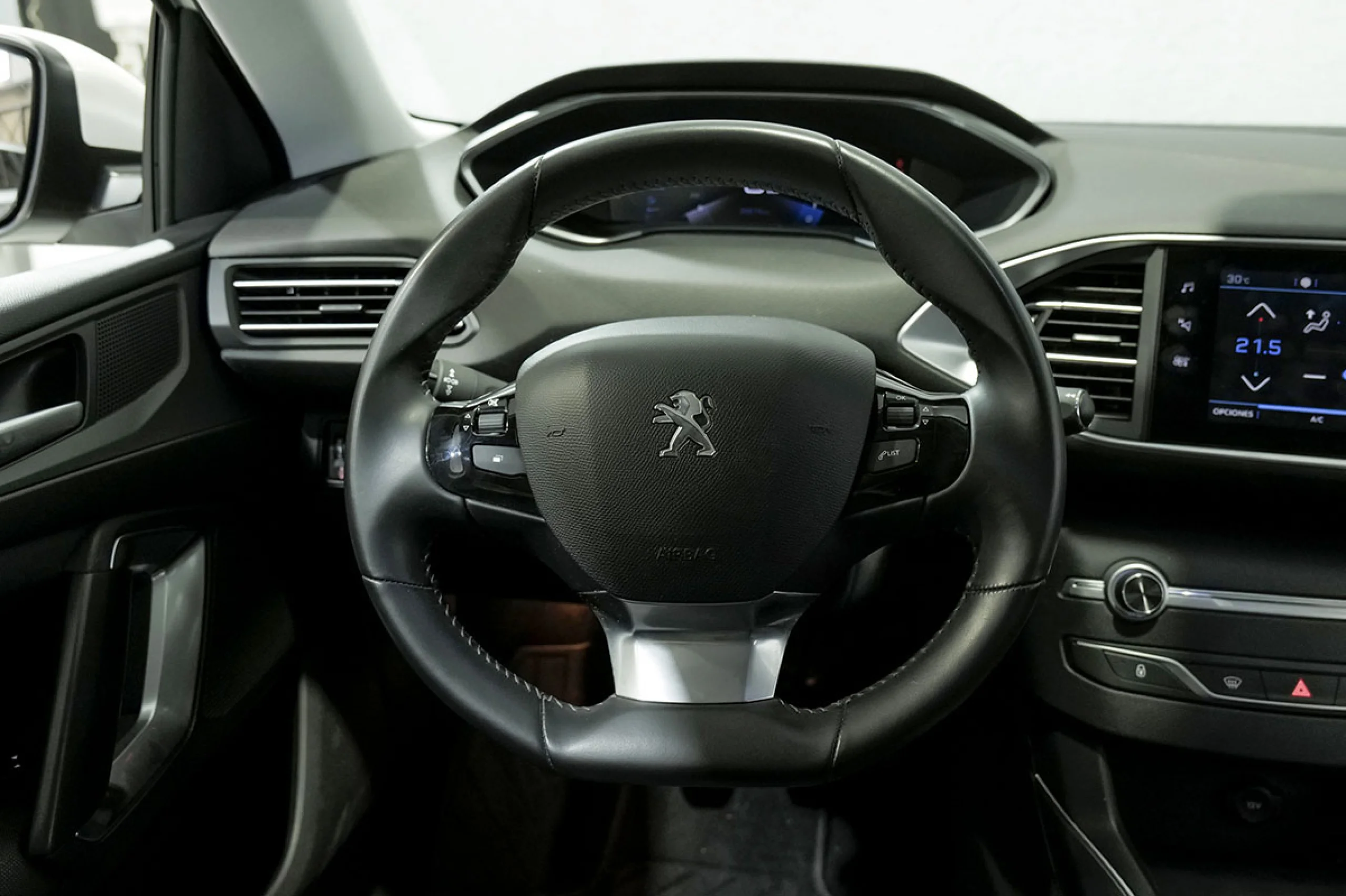 Peugeot 308 5p Allure Pack PureTech 110 SS - Foto 23