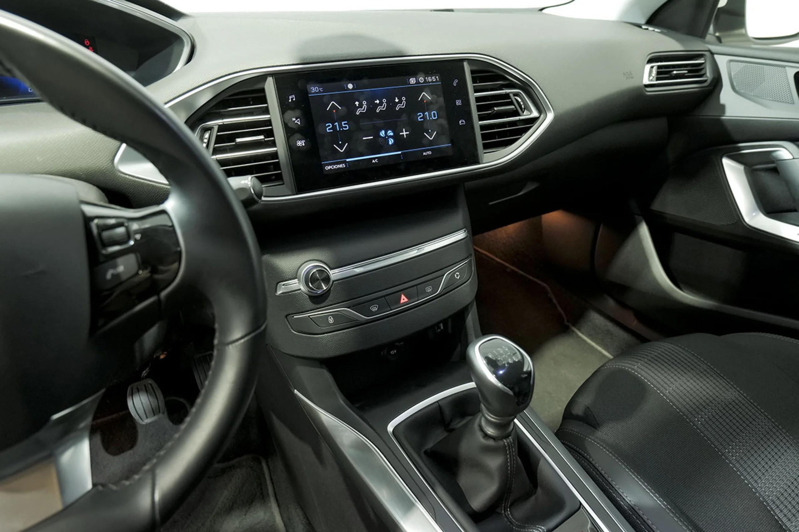 Peugeot 308 5p Allure Pack PureTech 110 SS - Foto 25