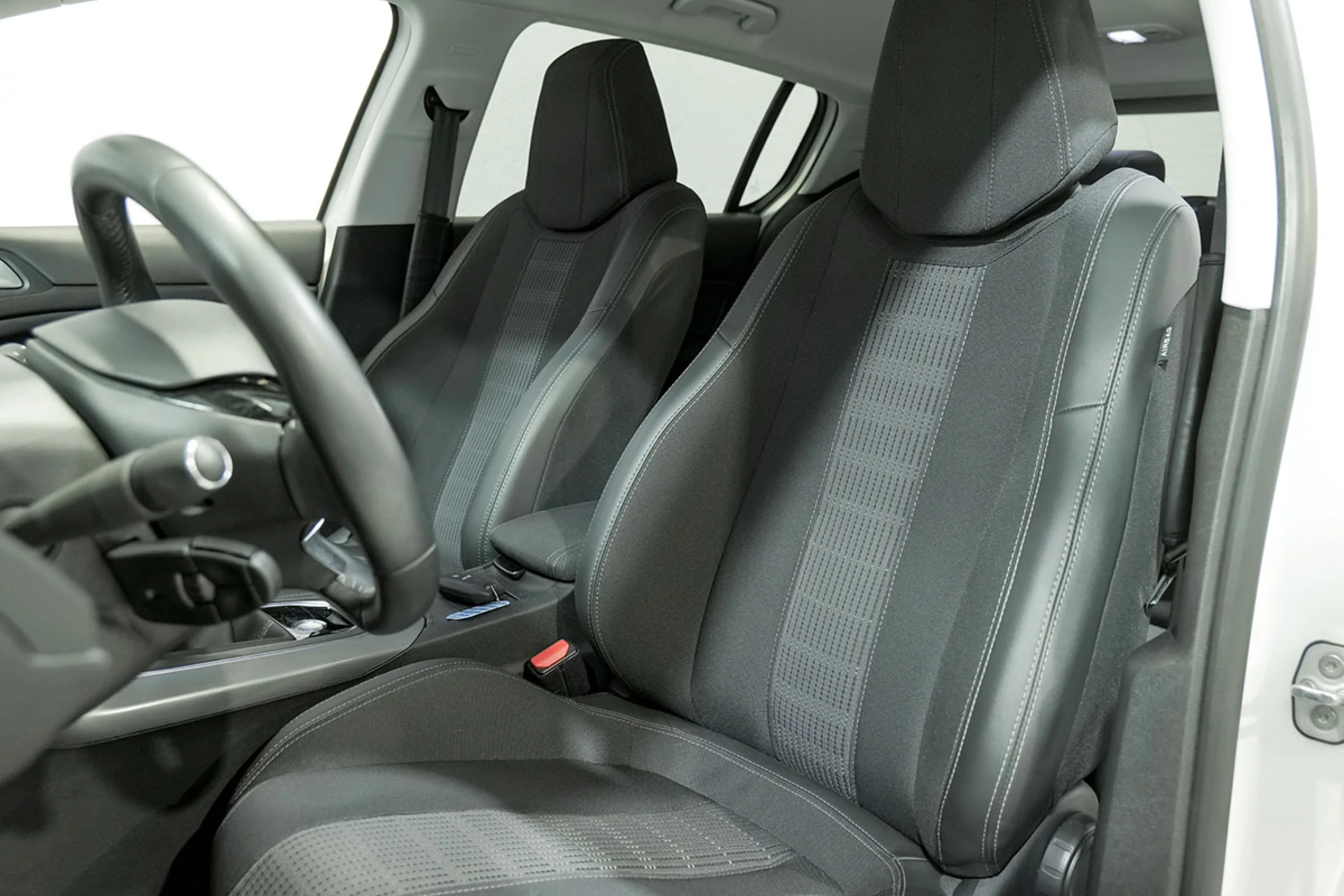 Peugeot 308 5p Allure Pack PureTech 110 SS - Foto 9
