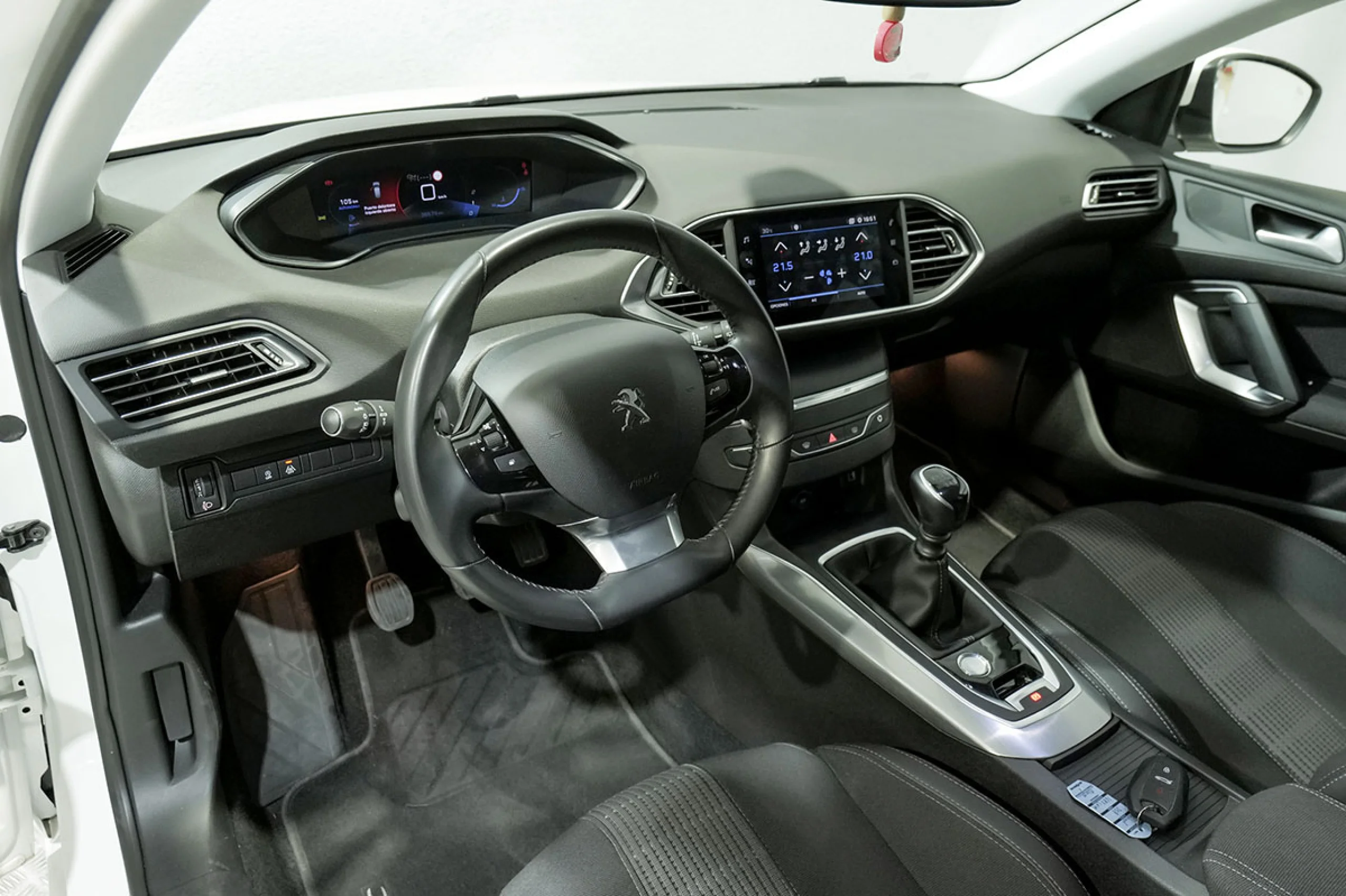 Peugeot 308 5p Allure Pack PureTech 110 SS - Foto 6