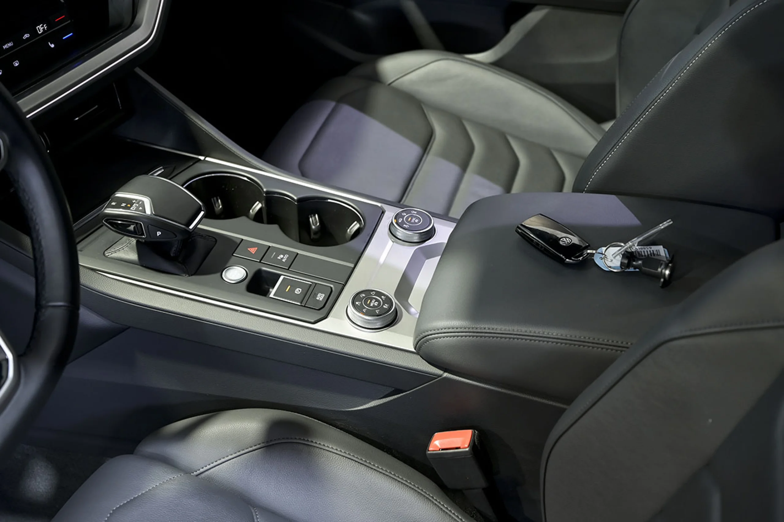 Volkswagen Touareg Prem Eleg 3.0 V6 TDI 210kW Tip 4M - Foto 30