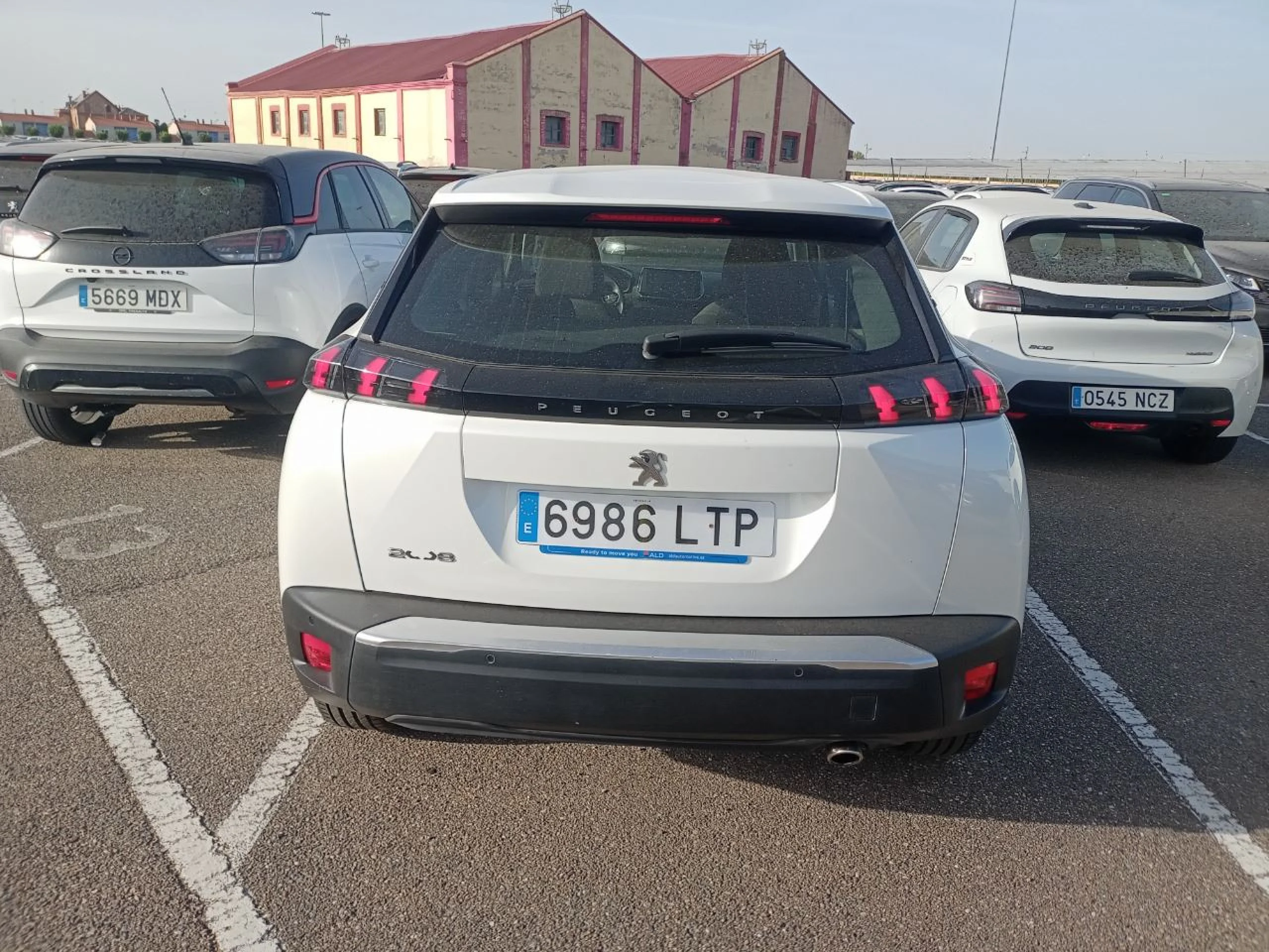 Peugeot 2008 Active BlueHDI 81kW (110CV) - Foto 5