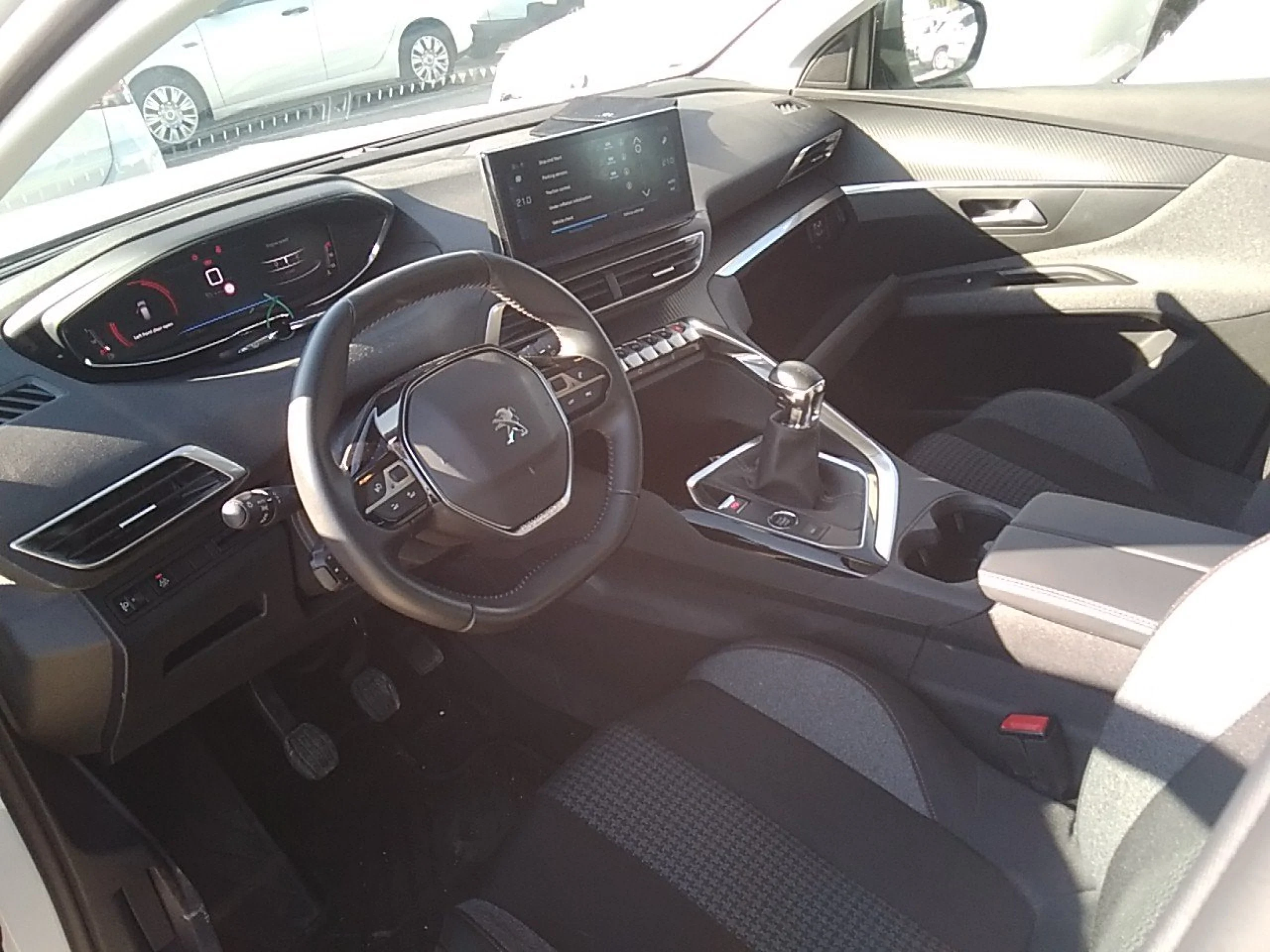 Peugeot 3008 1.5 BlueHDi 96kW (130CV) S&amp;S Active Pack - Foto 7