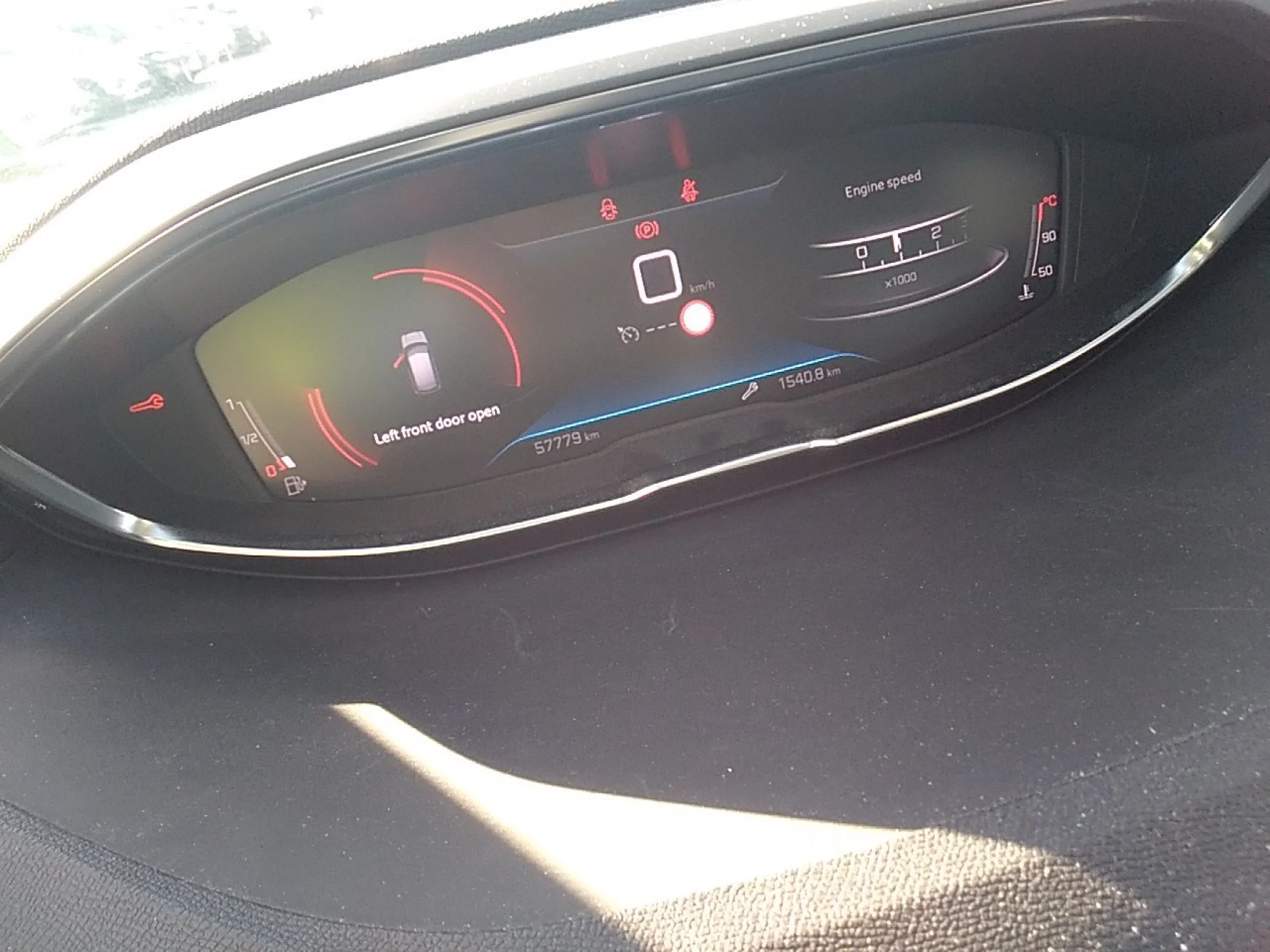 Peugeot 3008 1.5 BlueHDi 96kW (130CV) S&amp;S Active Pack - Foto 8