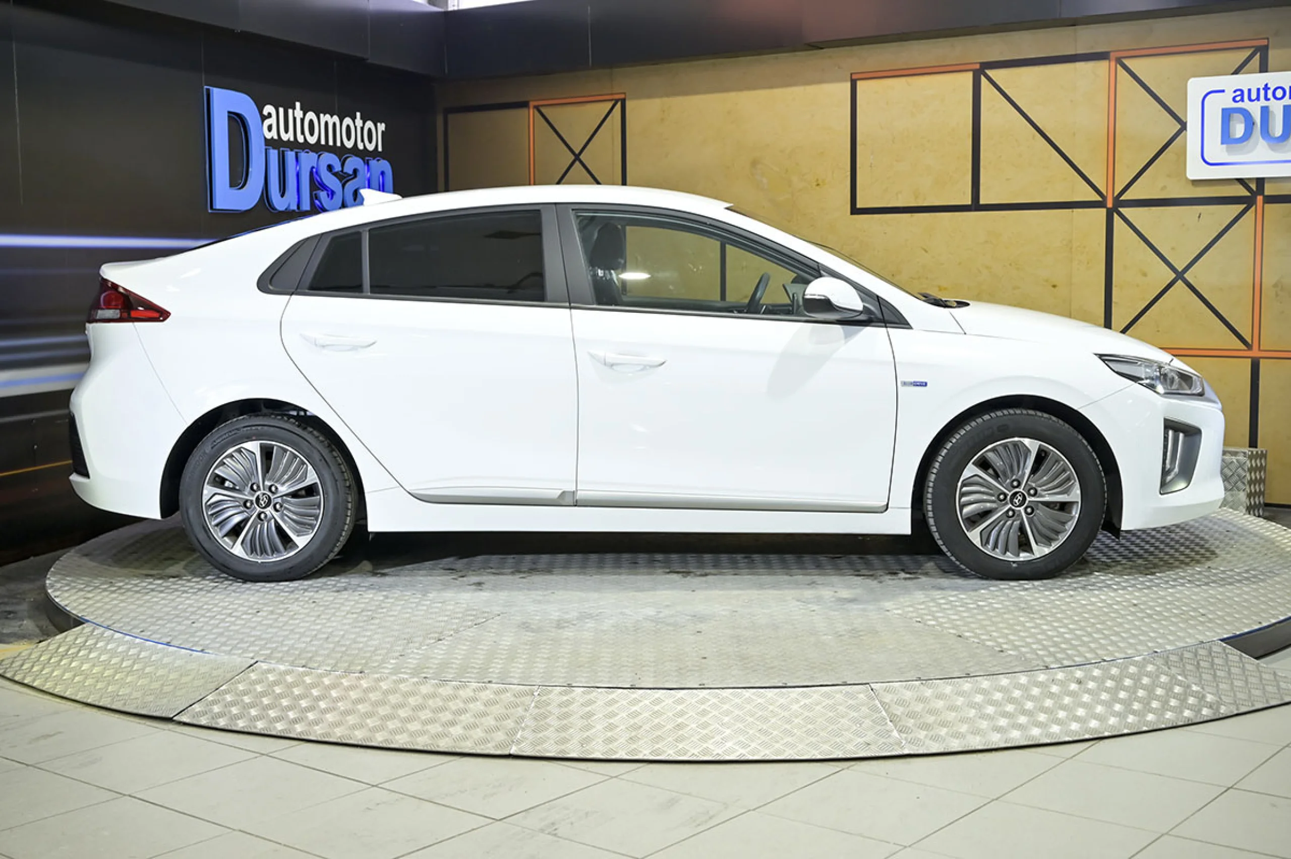 Hyundai Ioniq 1.6 GDI PHEV Klass DCT - Foto 19