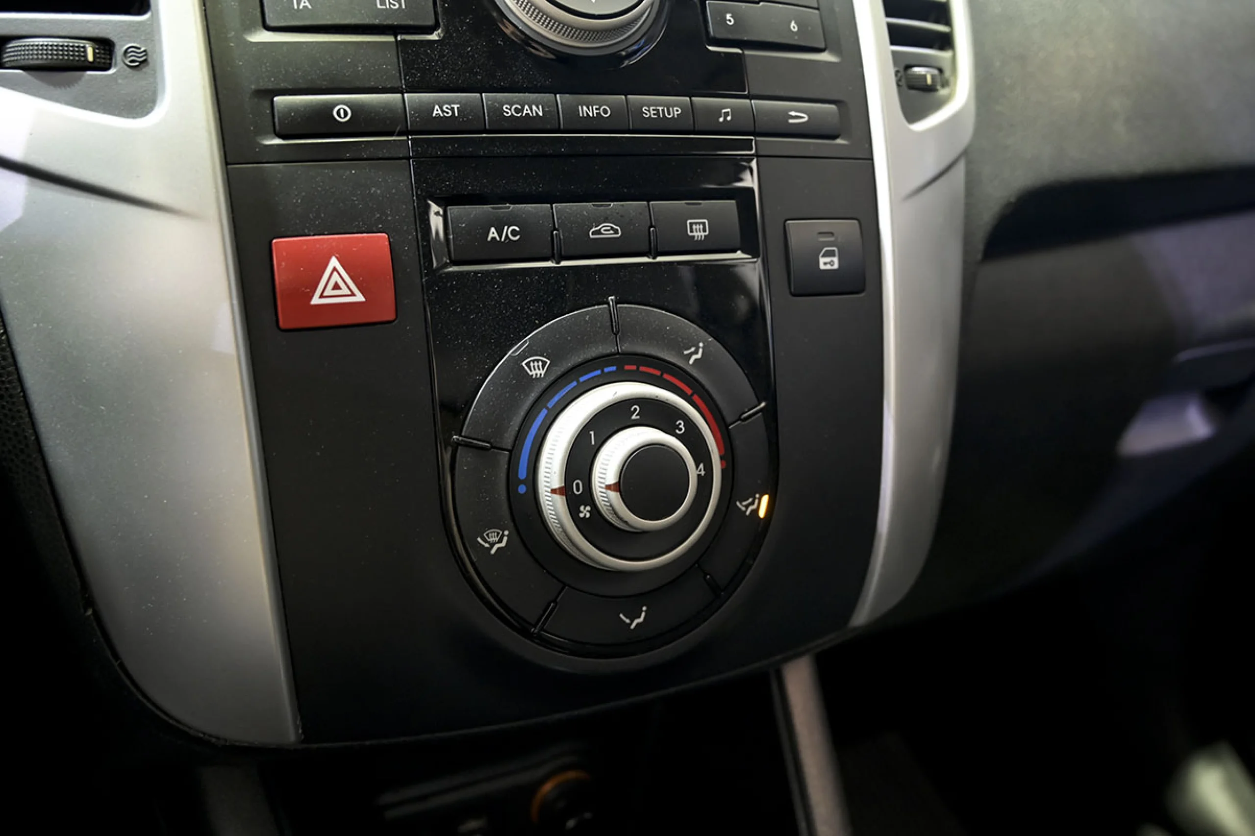 Kia Venga 1.4 CVVT Basic - Foto 24