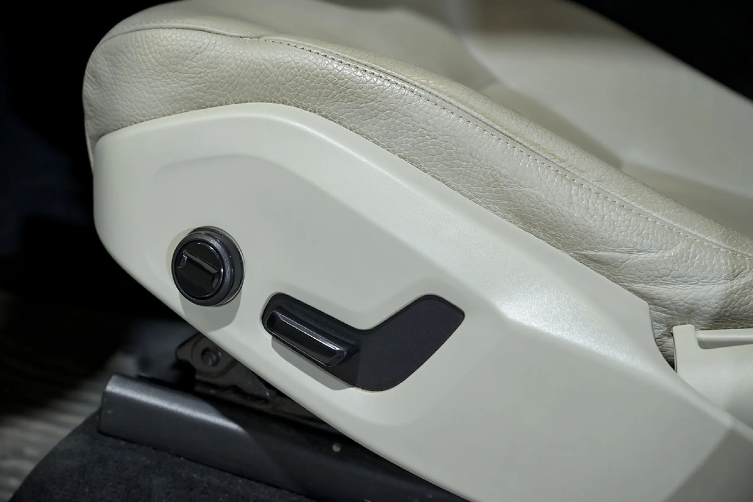 Volvo XC 90 XC90 2.0 B5 D AWD Momentum Pro Auto - Foto 28