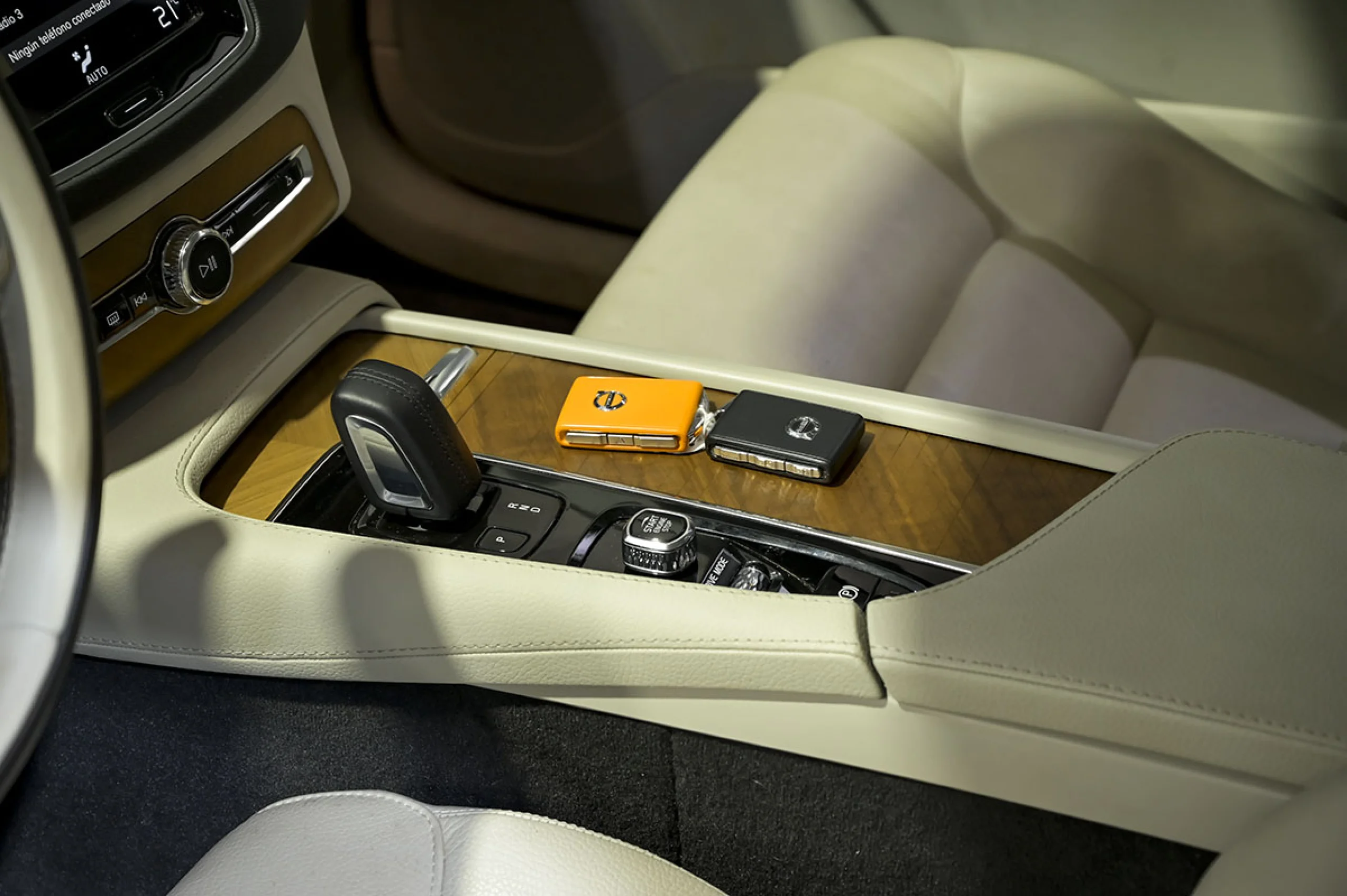 Volvo XC 90 XC90 2.0 B5 D AWD Momentum Pro Auto - Foto 36