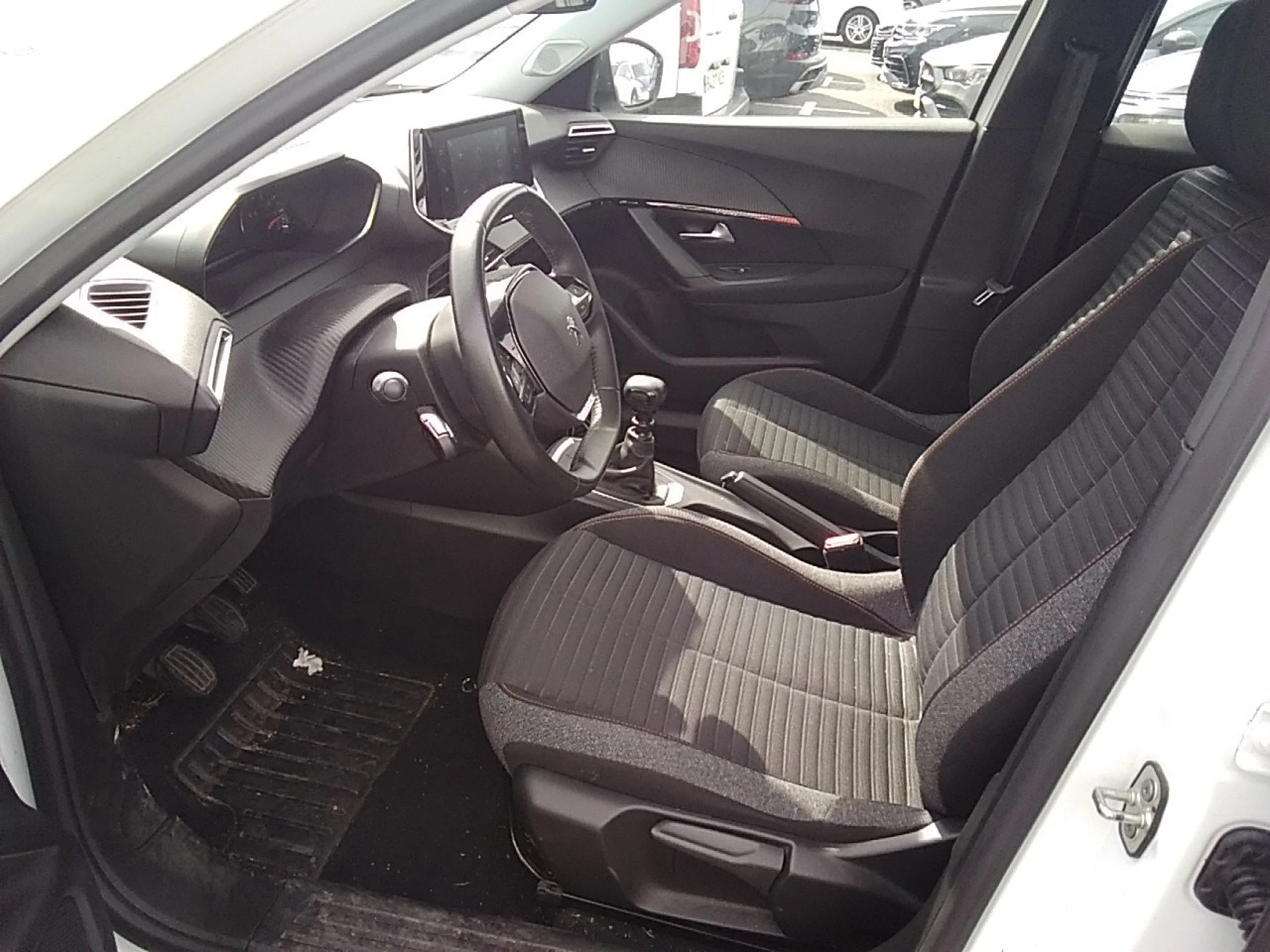 Peugeot 2008 Active BlueHDI 81kW (110CV) - Foto 7