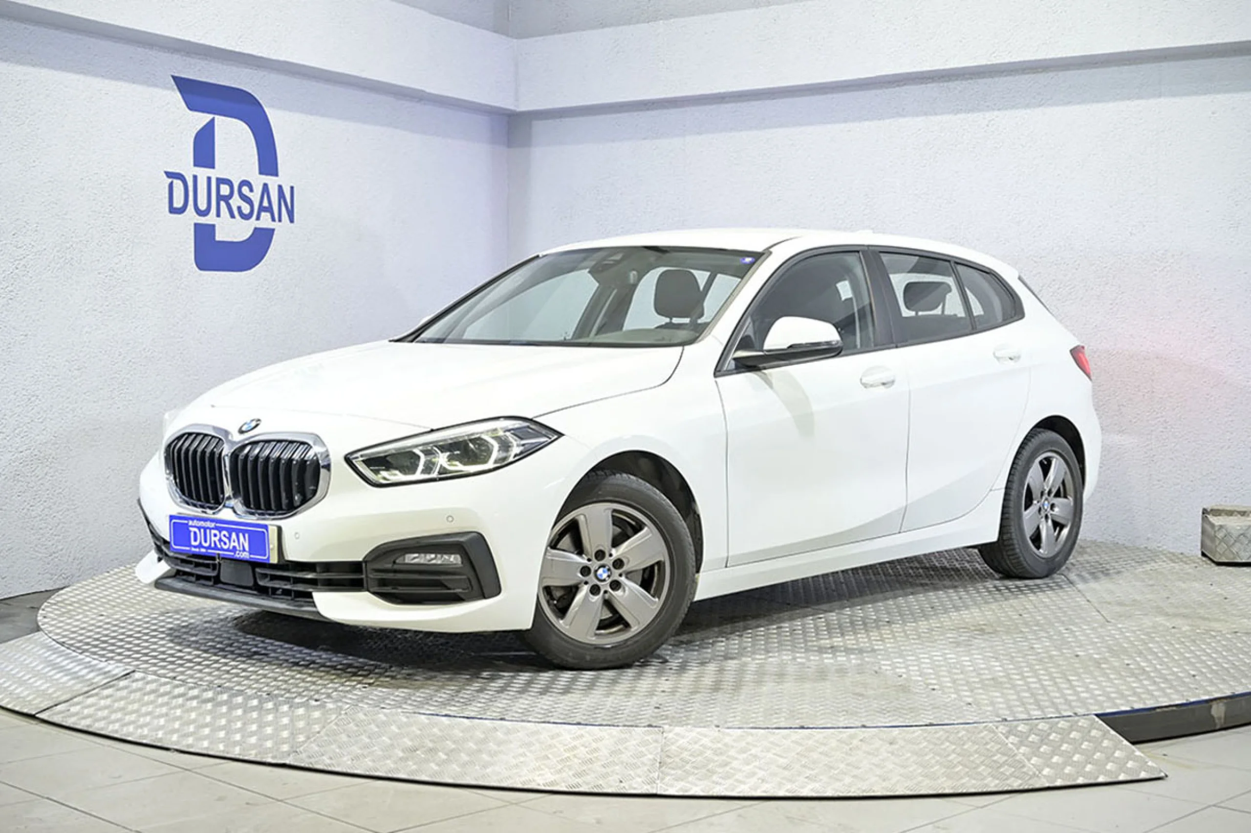 BMW 118 Serie 1 118d Business Auto. - Foto 1