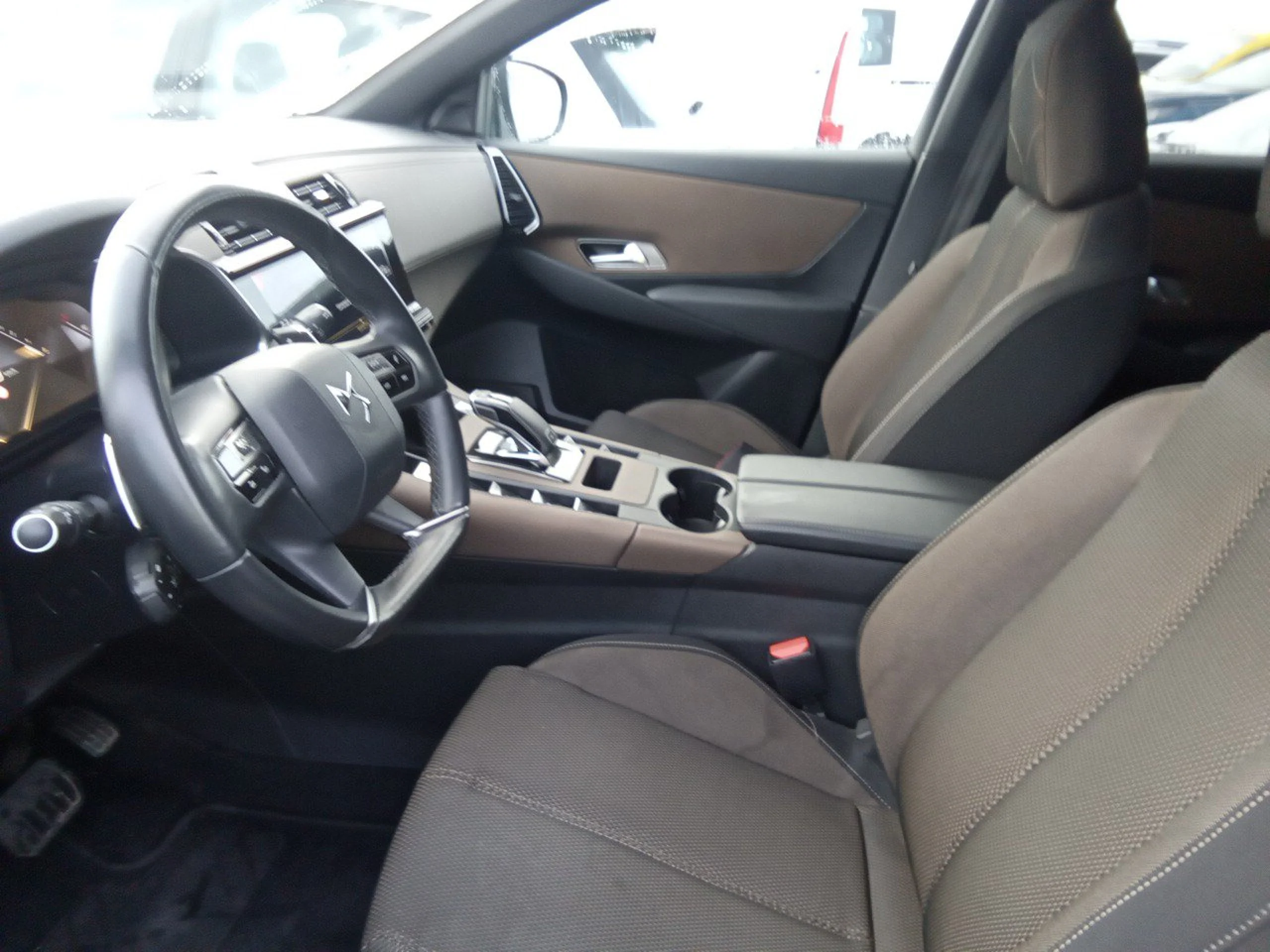 DS DS7 Crossback DS 7 CROSSBACK BlueHDi DE 96kW (130CV) AT Bastille + - Foto 7