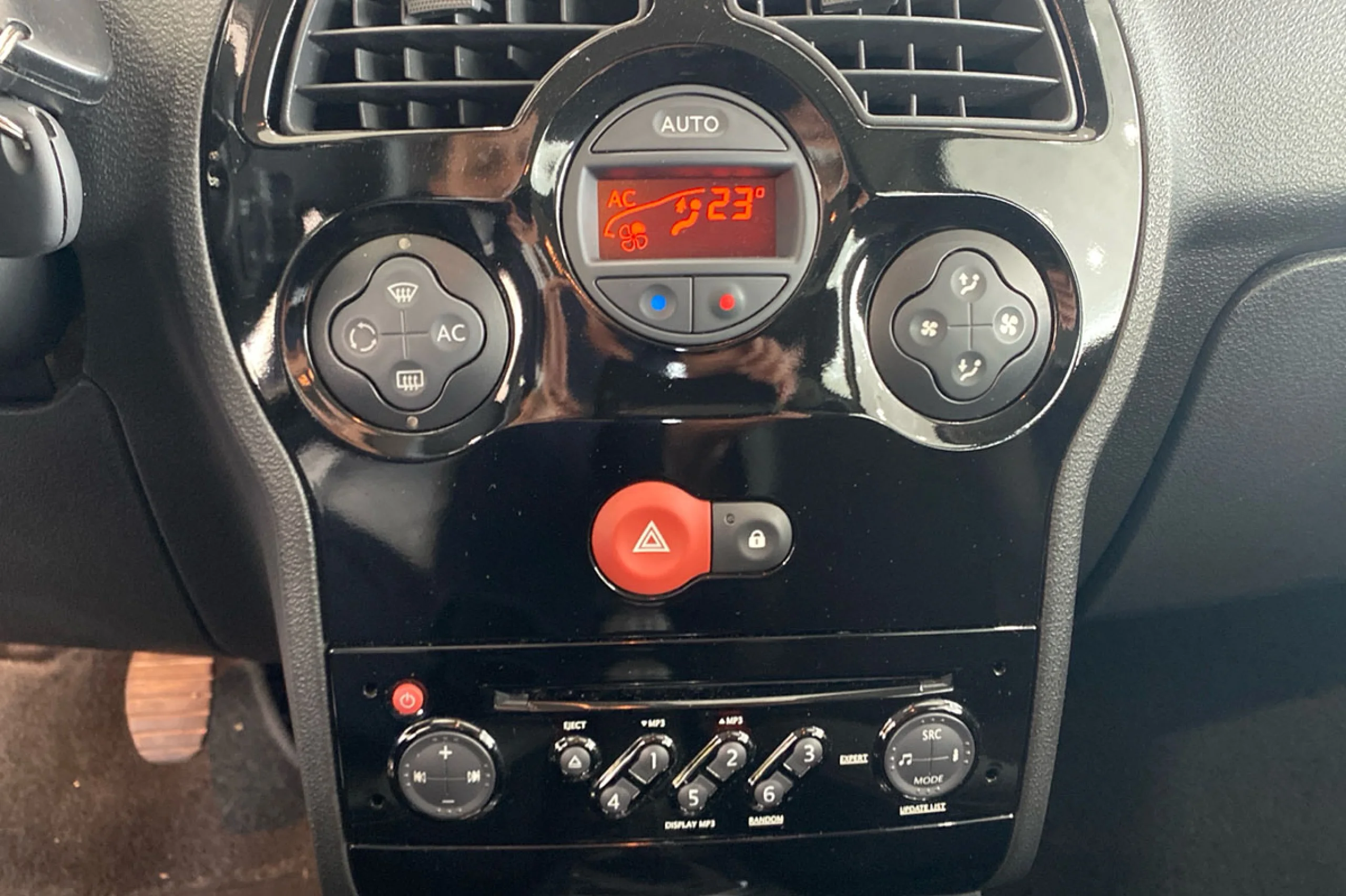 Renault Grand Modus Evolution dCi 90 eco2 - Foto 10