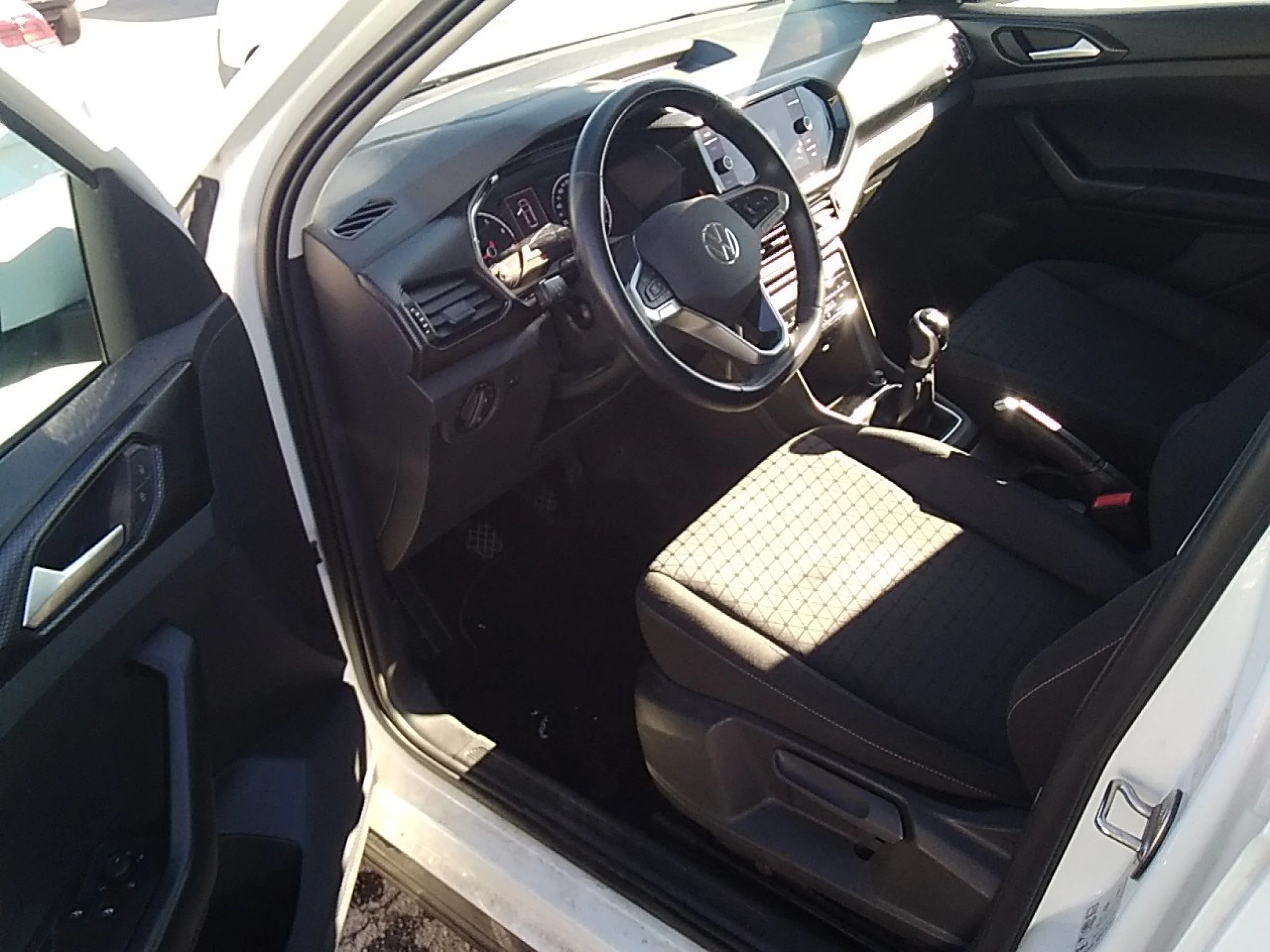 Volkswagen T-CROSS Advance 1.0 TSI 81kW (110CV) - Foto 7