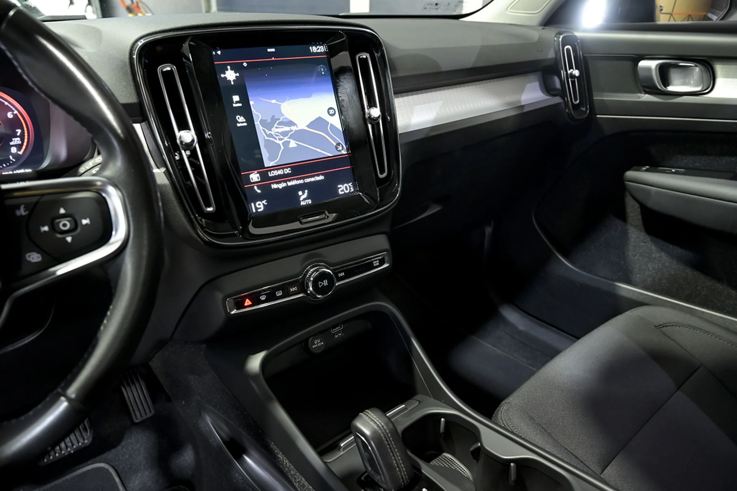 Volvo XC 40 XC40 1.5 T3 Momentum Pro Auto - Foto 27