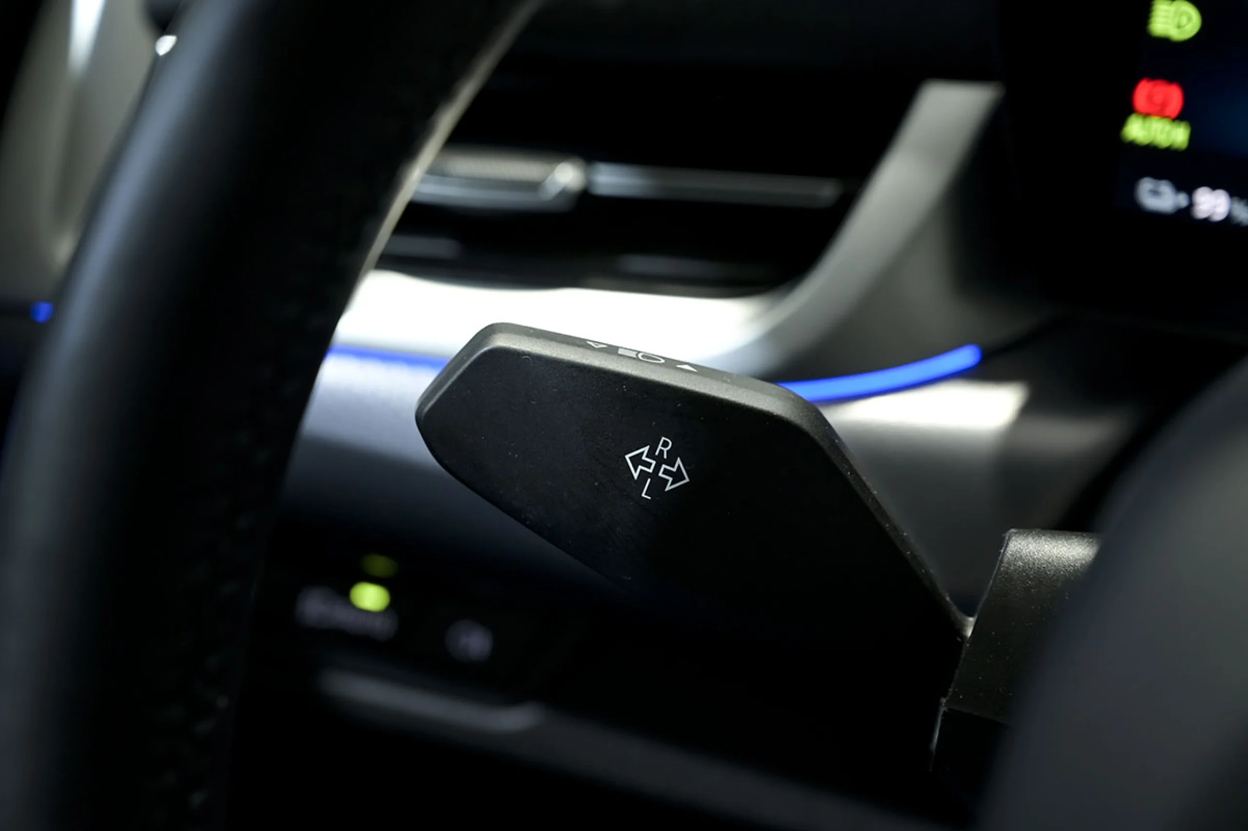 BMW IX2 eDrive20 - Foto 32