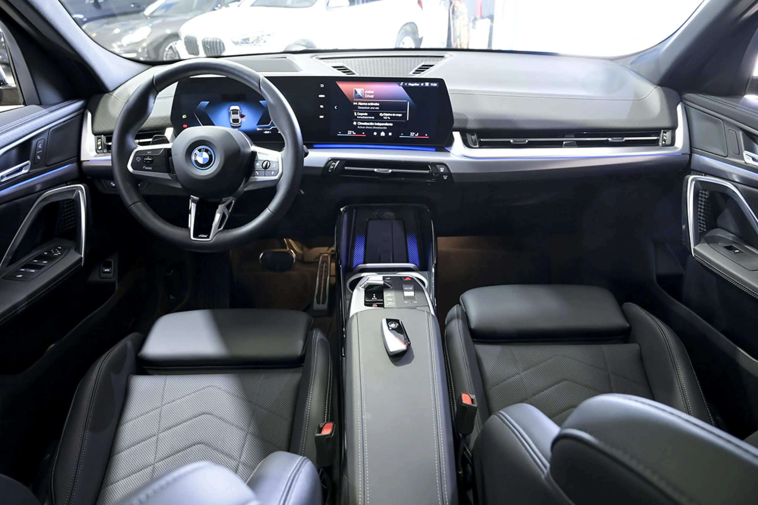 BMW IX2 eDrive20 - Foto 16