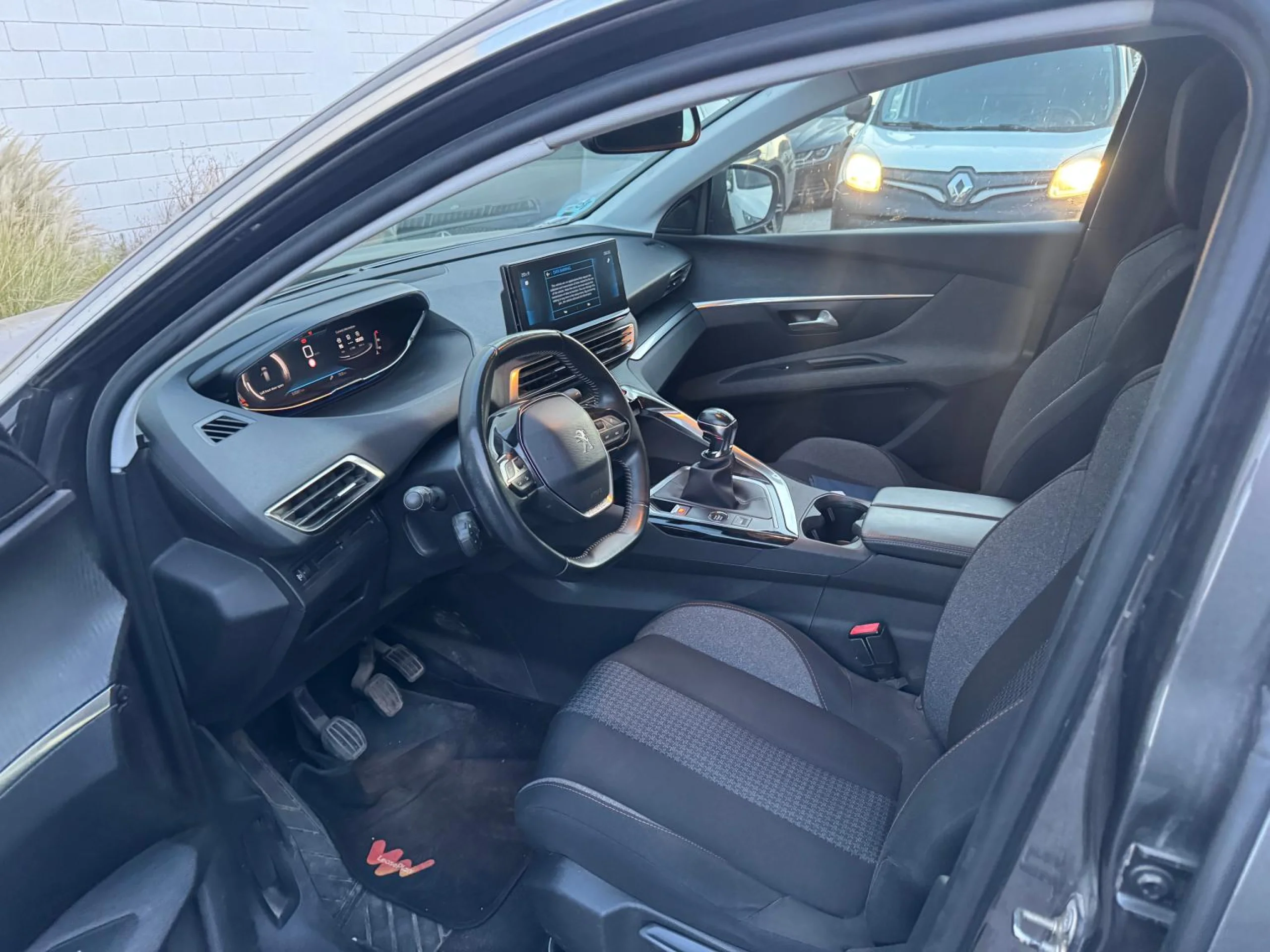 Peugeot 3008 1.5 BlueHDi 96kW (130CV) S&amp;S Active Pack - Foto 5