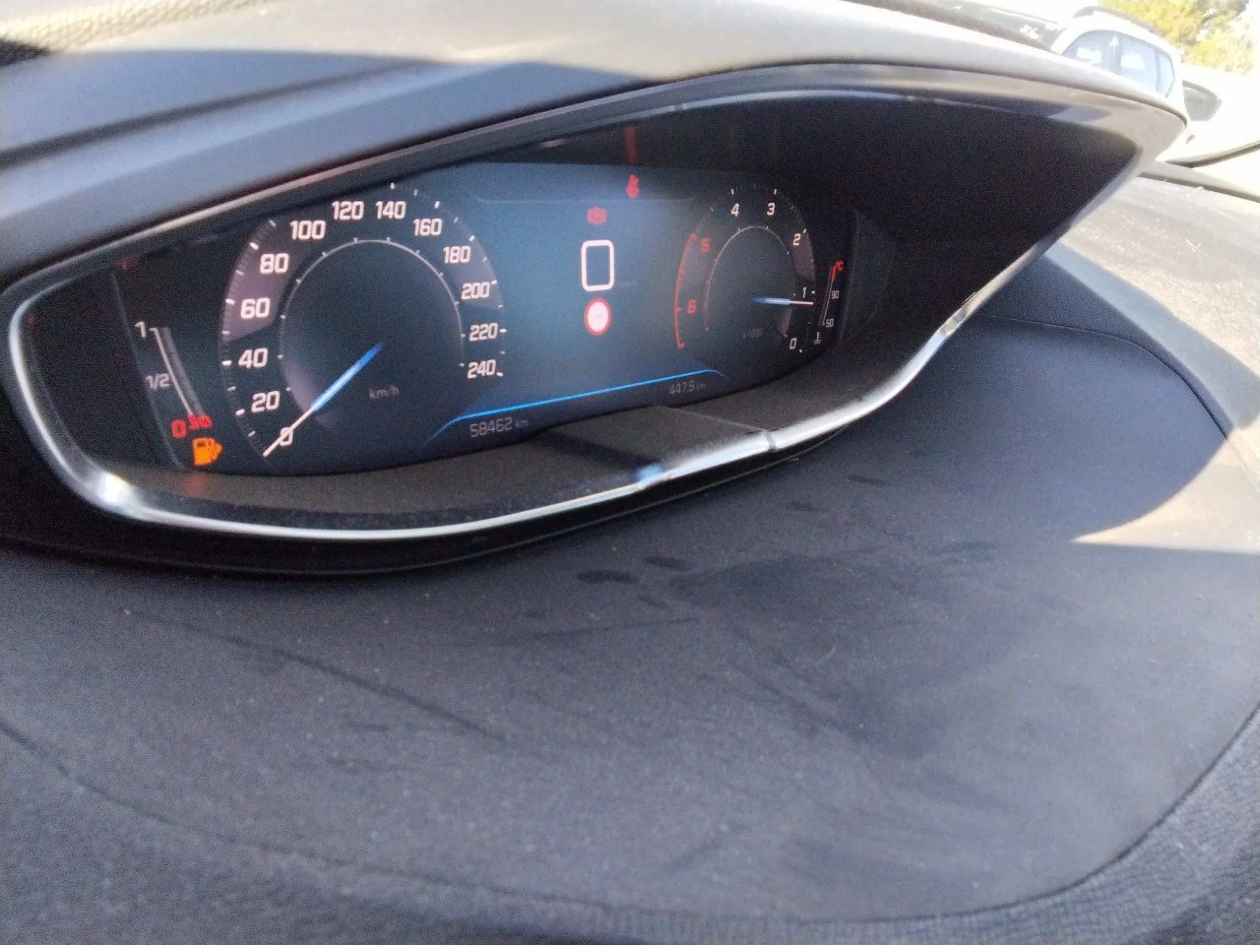 Peugeot 3008 1.5 BlueHDi 96kW (130CV) S&amp;S Active Pack - Foto 8