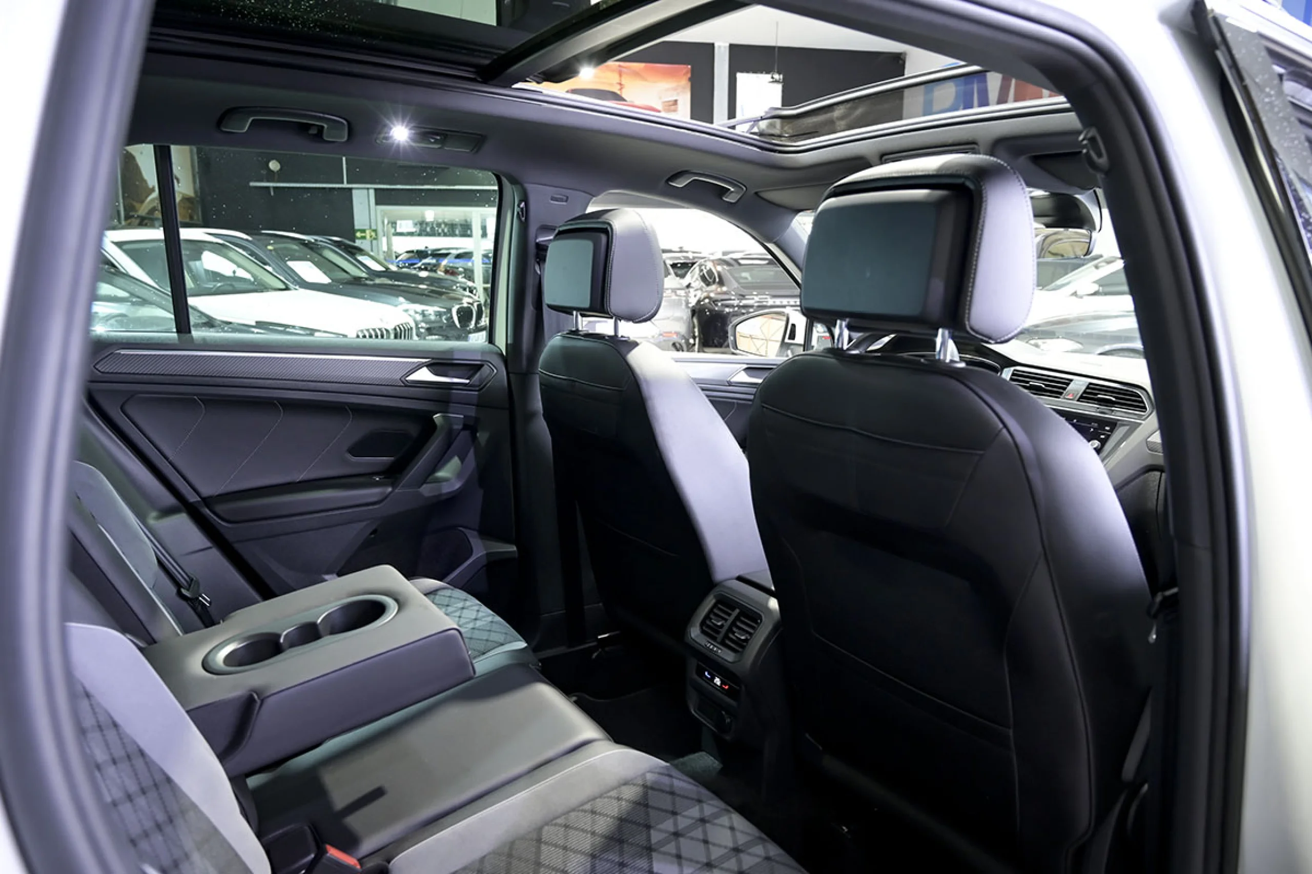 Volkswagen Tiguan RLine 2.0 TDI 110kW 150CV - Foto 14