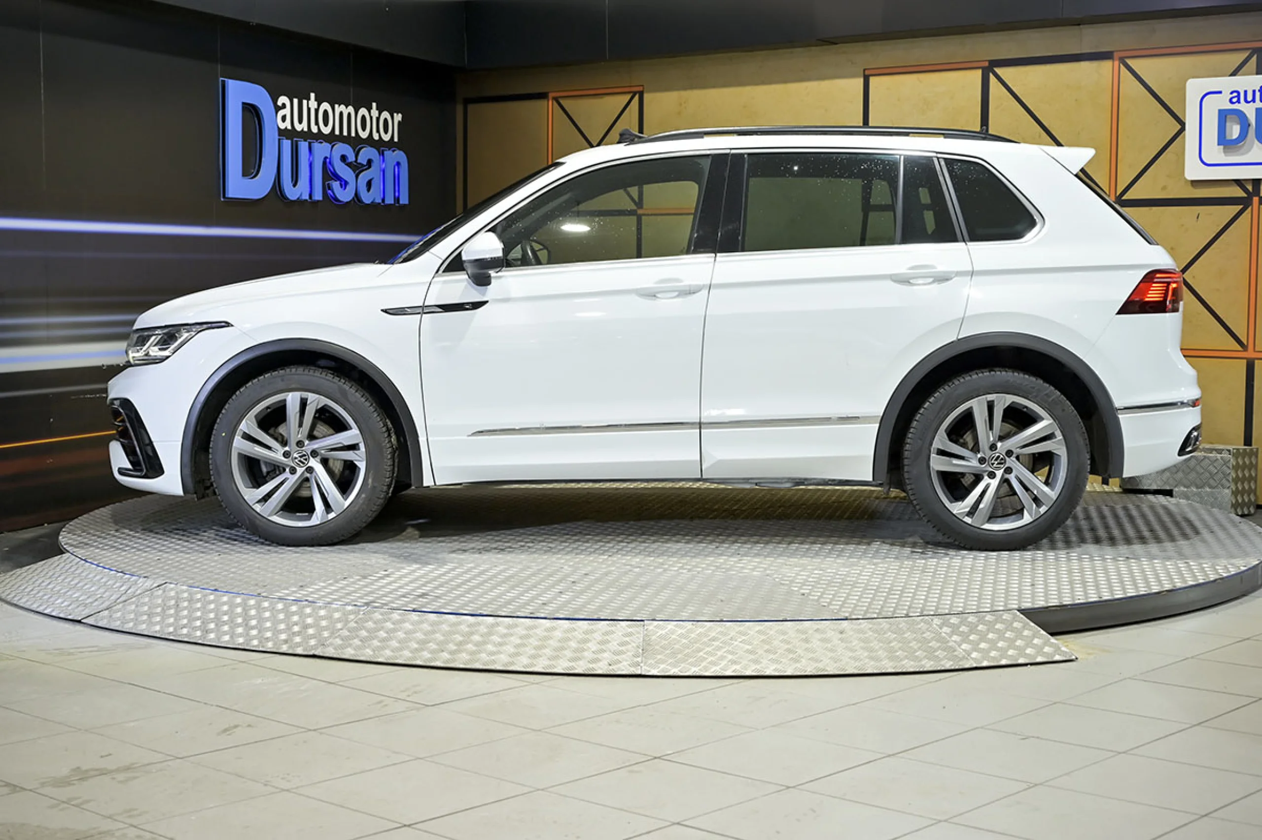 Volkswagen Tiguan RLine 2.0 TDI 110kW 150CV - Foto 18