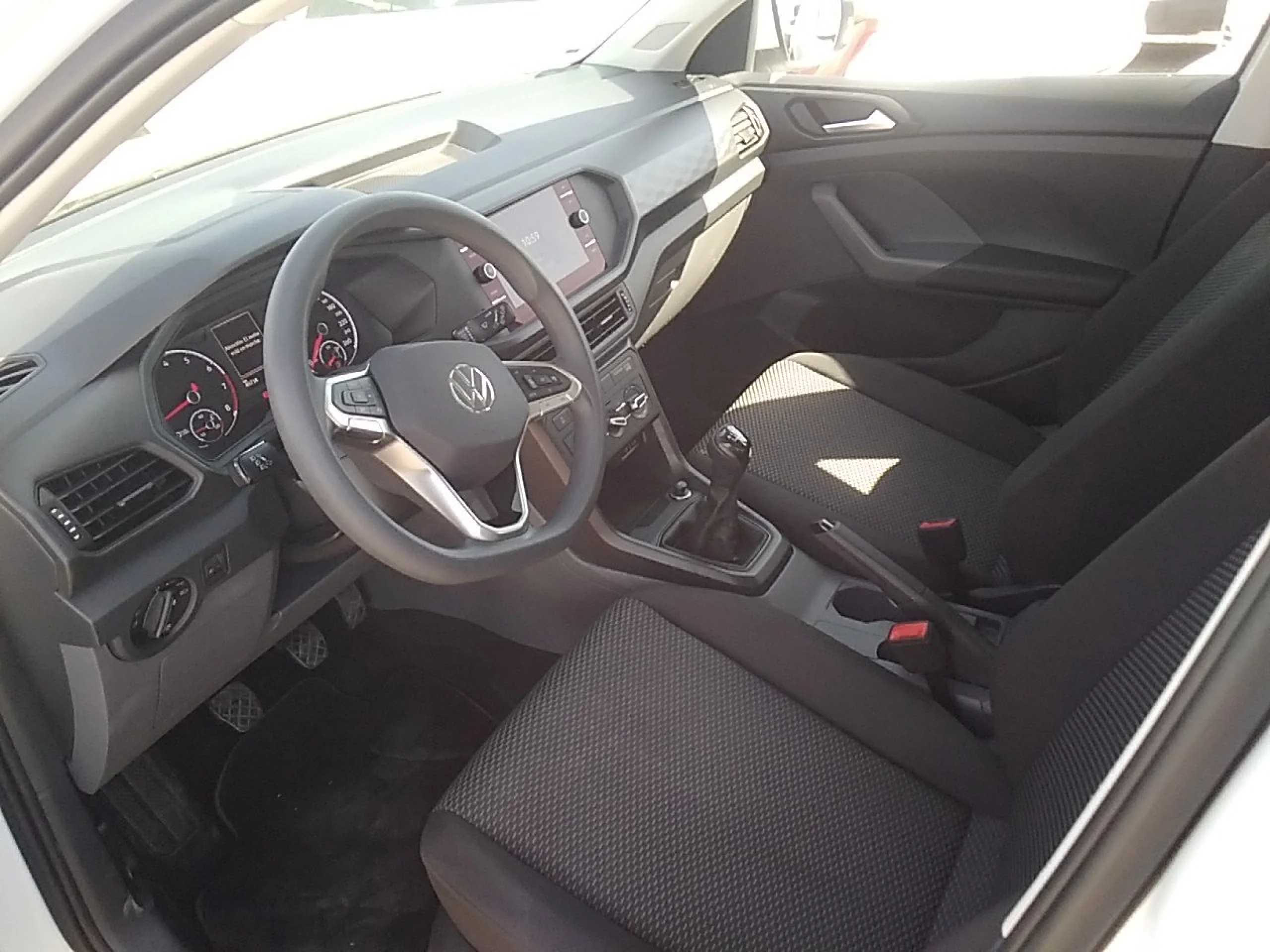 Volkswagen T-CROSS Edition 1.0 TSI 70kW (95CV) - Foto 7