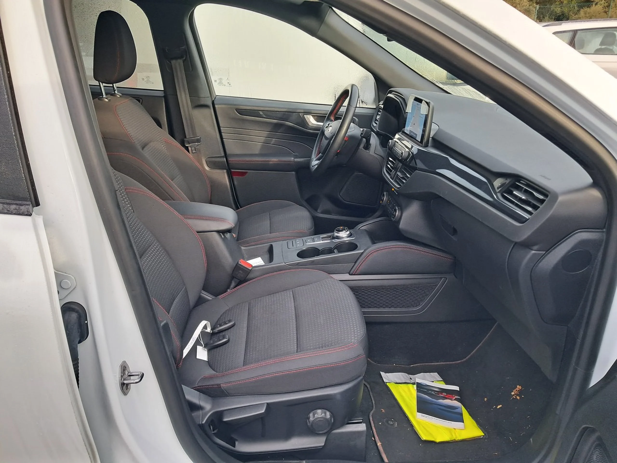 Ford Kuga ST-Line 2.5 Duratec FHEV 140kW Auto - Foto 8