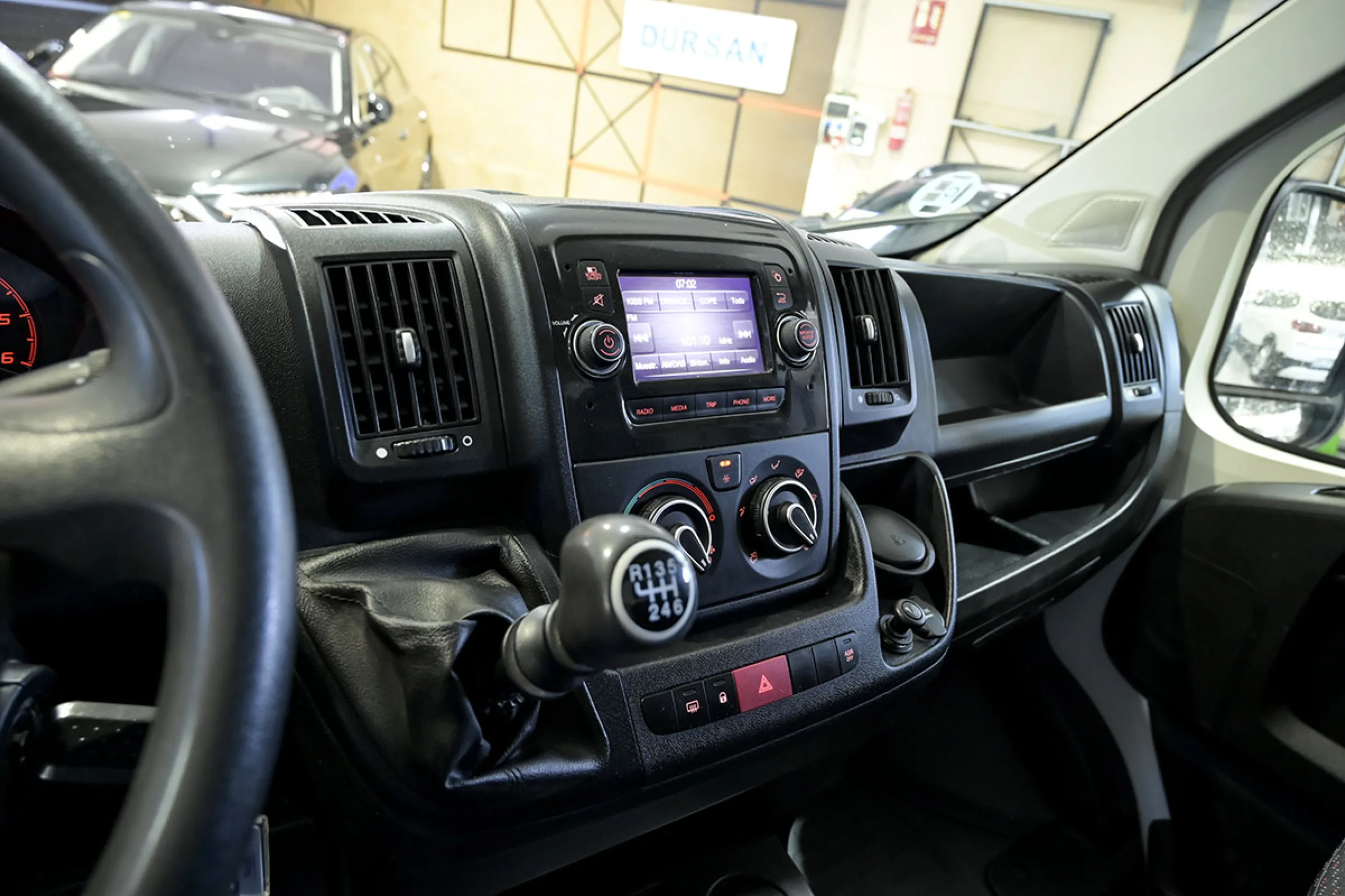 Citroen Jumper BlueHDi 103KW 140CV Furgon 35L3H2 - Foto 5