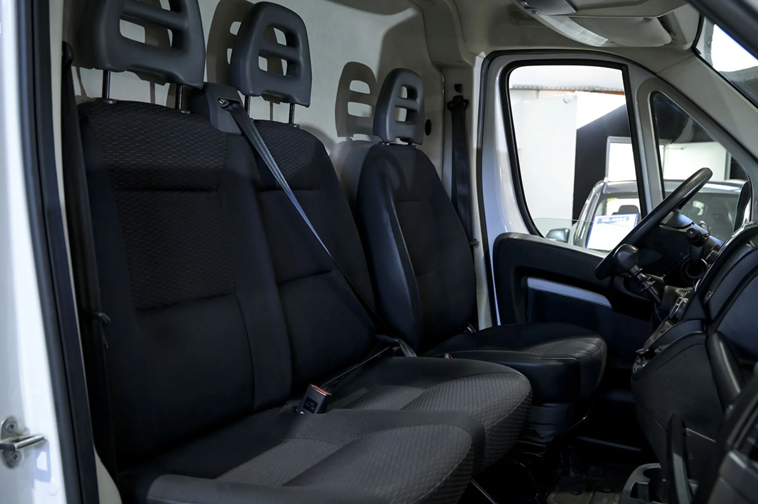 Citroen Jumper BlueHDi 103KW 140CV Furgon 35L3H2 - Foto 6