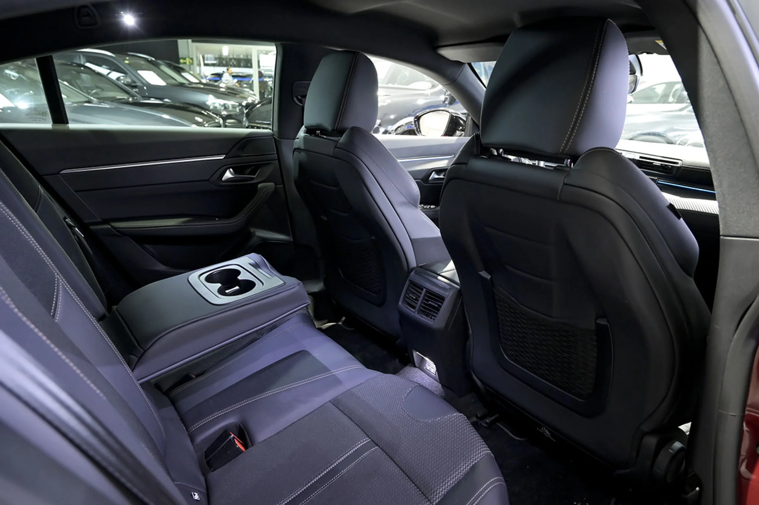 Peugeot 508 GT Line PureTech 133kW 180 SS EAT8 - Foto 15