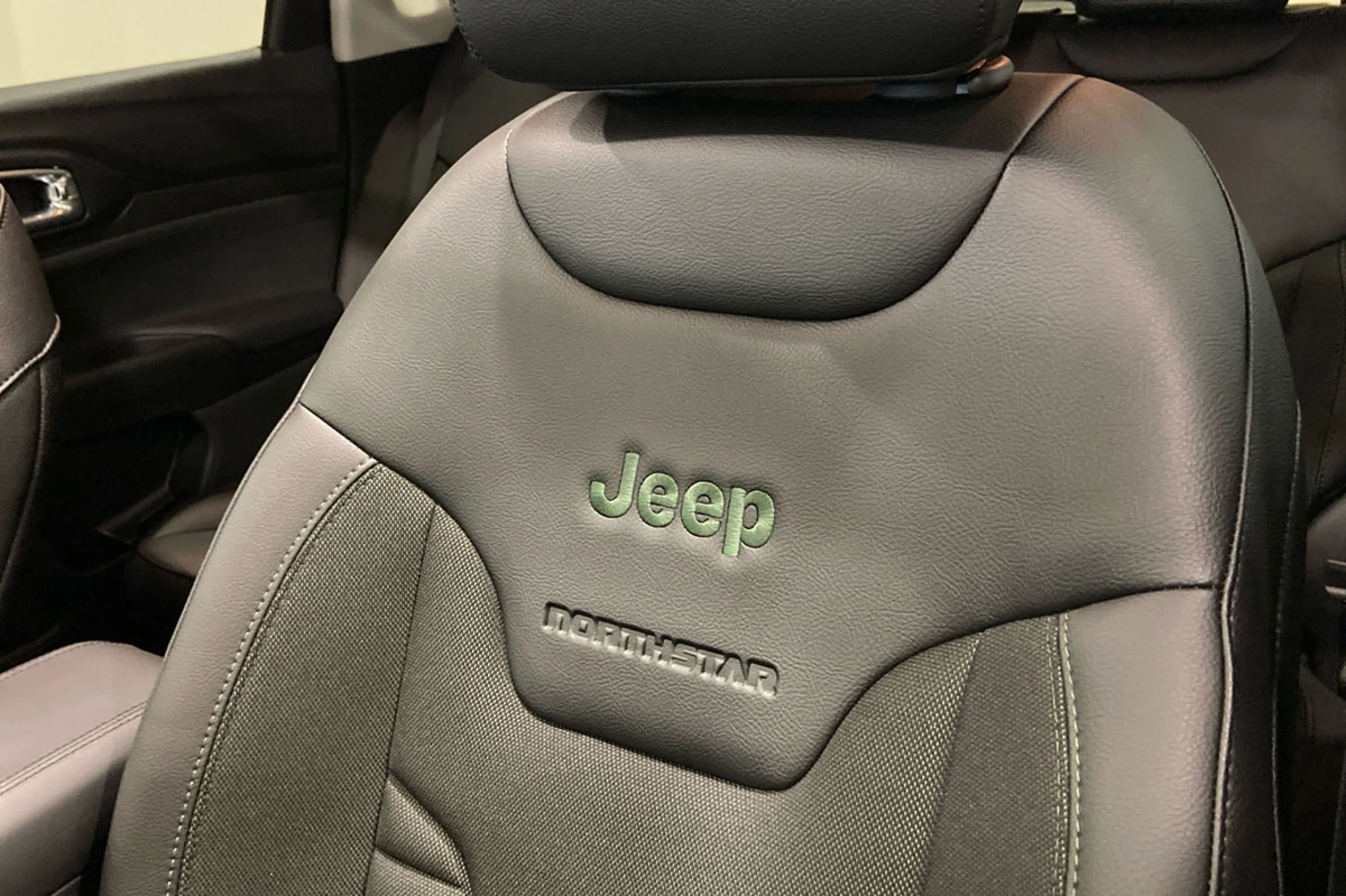Jeep Compass eHybrid 1.5 MHEV 130HP North Star DCT - Foto 24
