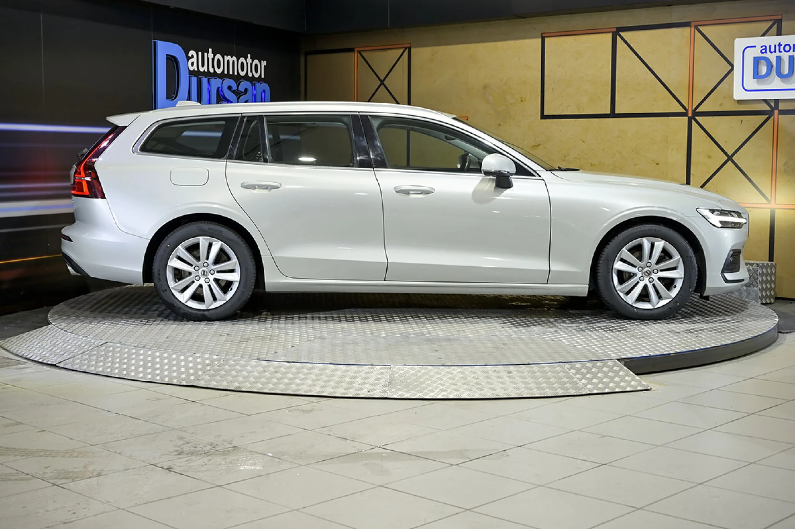 Volvo V60 2.0 D3 Business Plus Auto - Foto 18