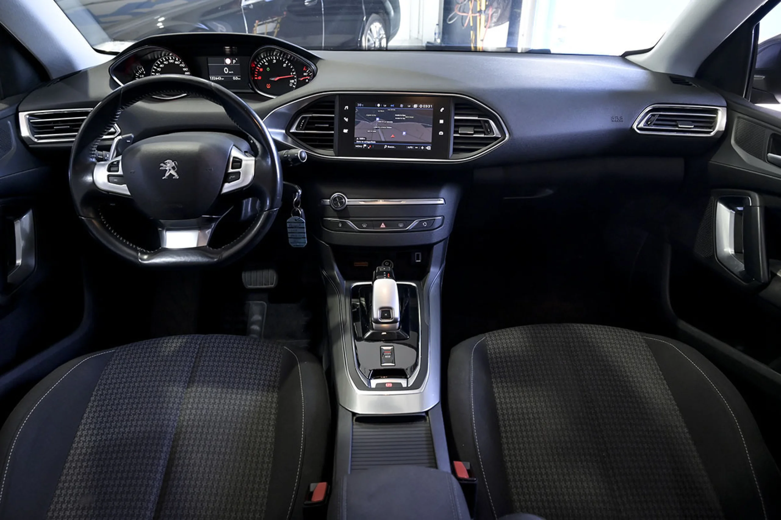 Peugeot 308 SW Allure 1.5 BlueHDi 96KW 130CV EAT8 - Foto 8