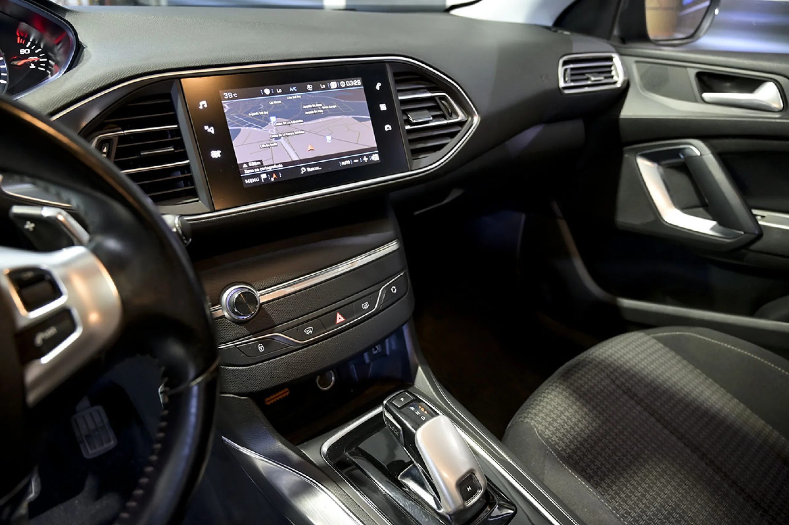 Peugeot 308 SW Allure 1.5 BlueHDi 96KW 130CV EAT8 - Foto 30