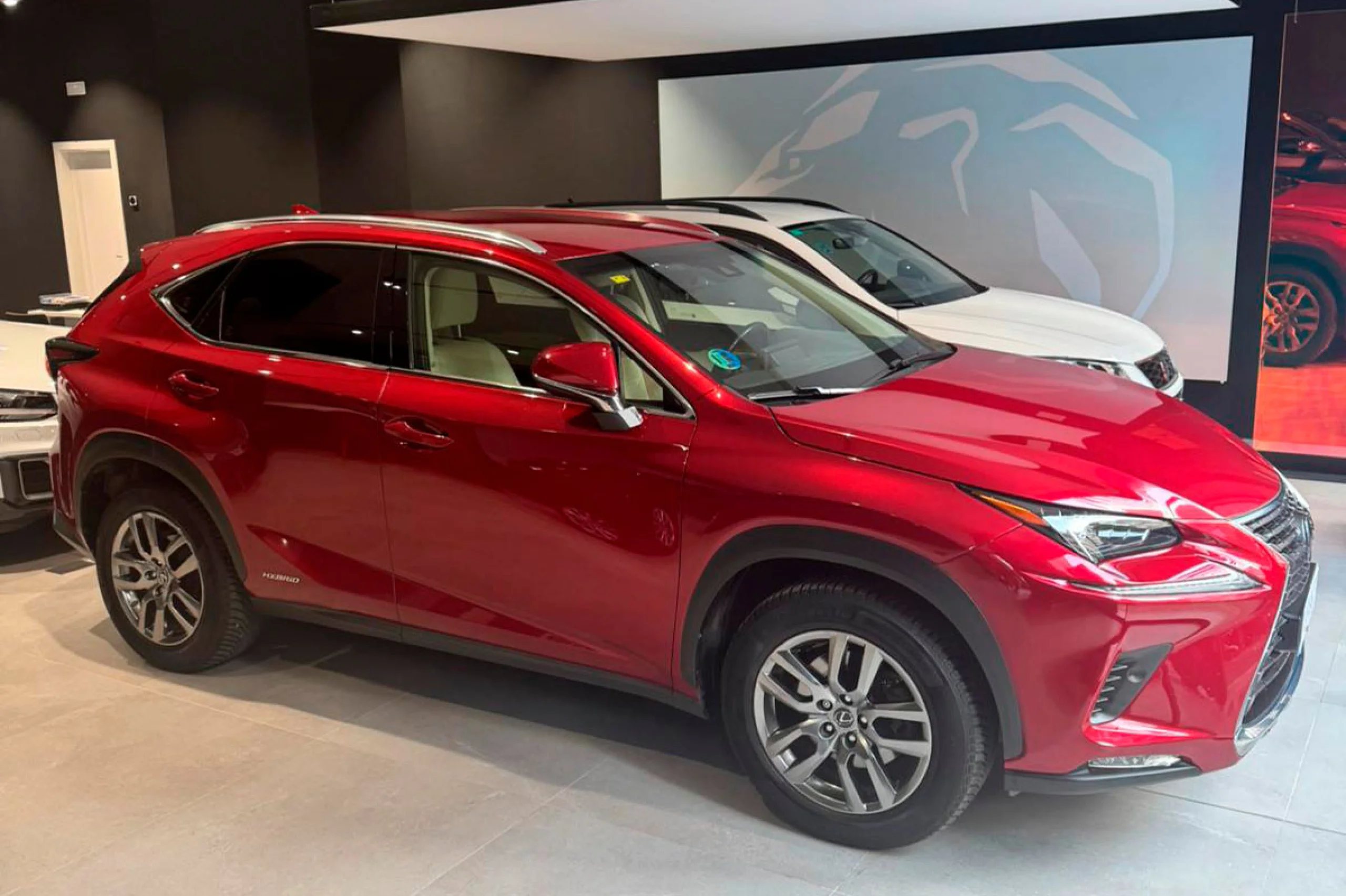 Lexus NX 300h NX 2.5 300h Executive 4WD - Foto 3
