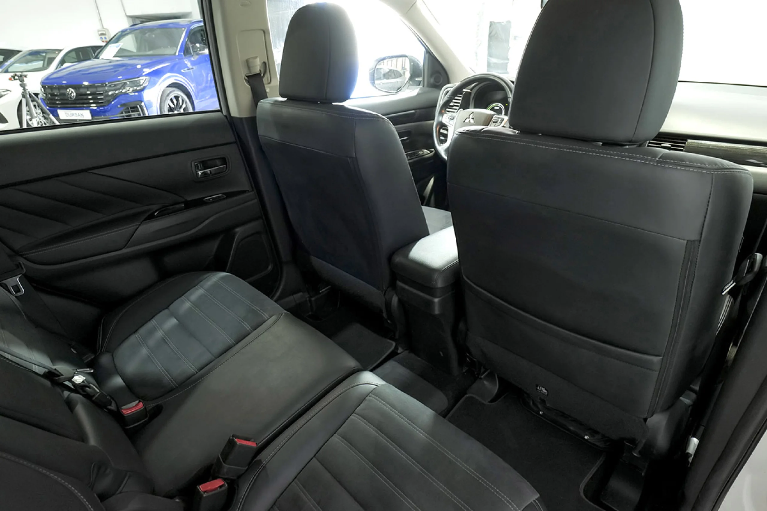 Mitsubishi Outlander 2.0 PHEV Kaiteki Auto 4WD - Foto 16