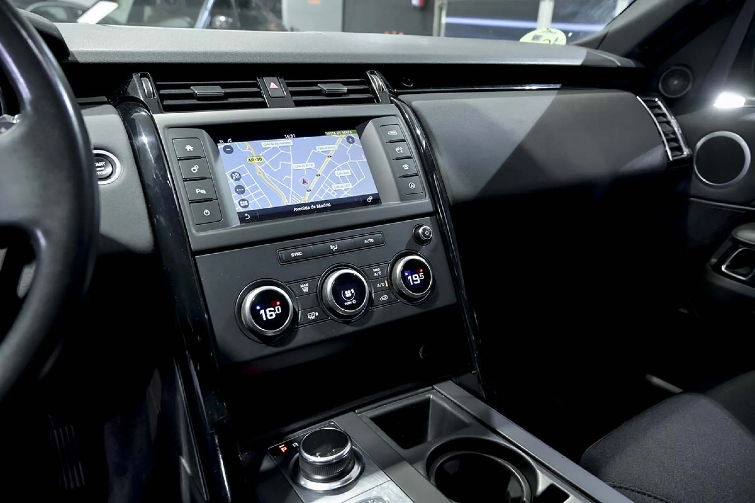 Land Rover Discovery 2.0 I4 SD4 177kW (240CV) SE Auto - Foto 36