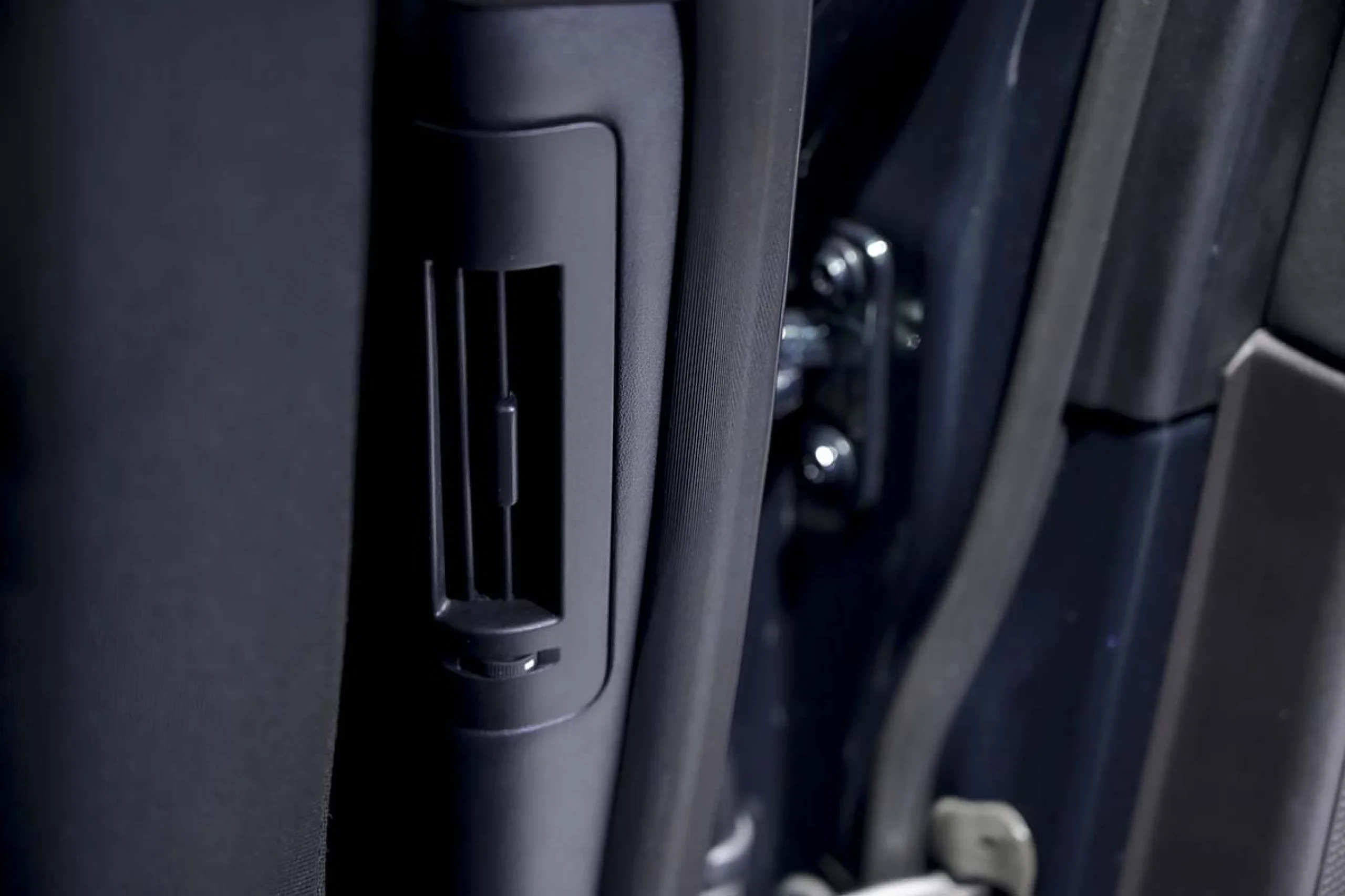 Land Rover Discovery 2.0 I4 SD4 177kW (240CV) SE Auto - Foto 51