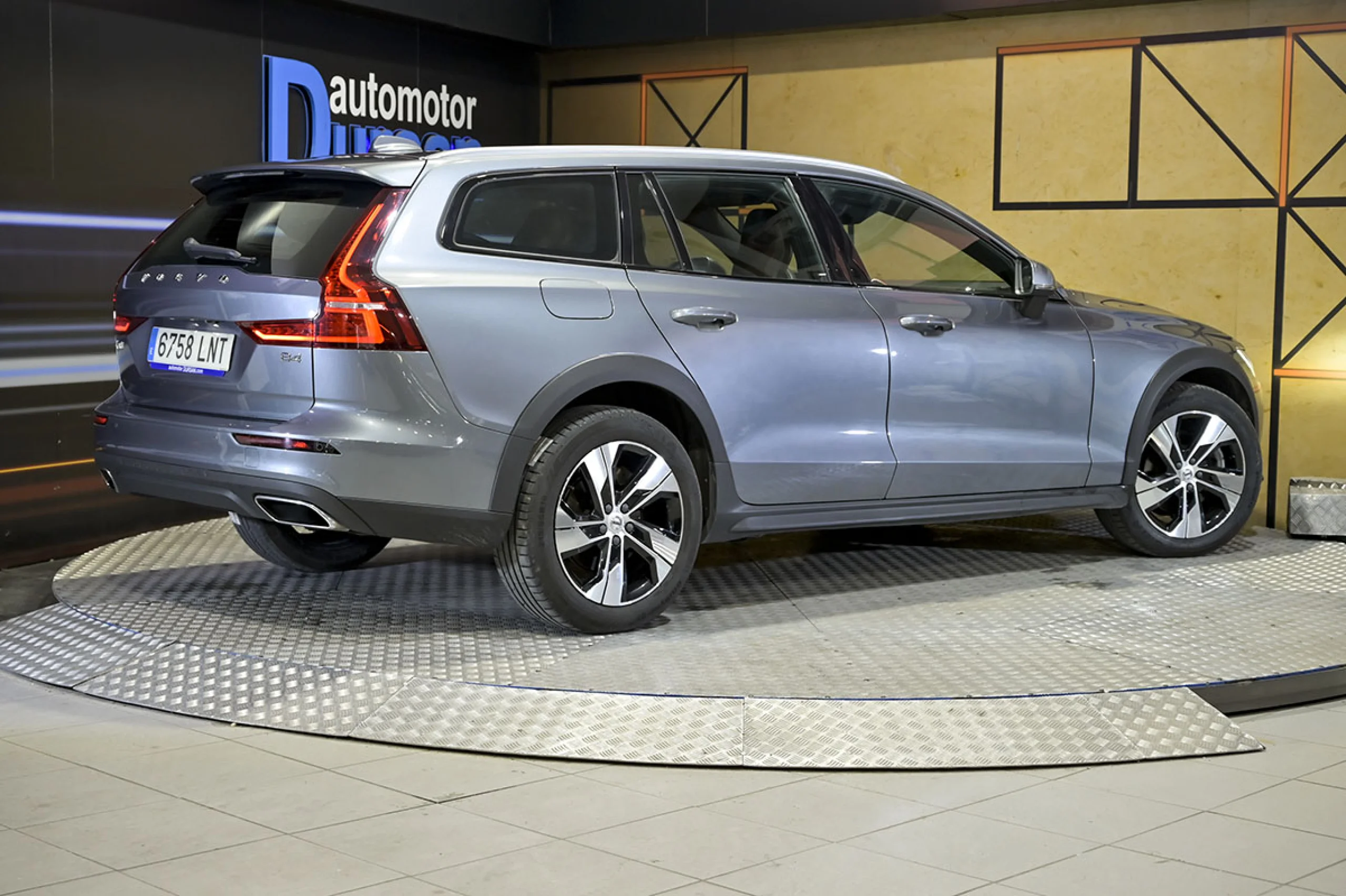 Volvo V60 Cross Country 2.0 B4 D AWD Cross Country Pro AUTO - Foto 5