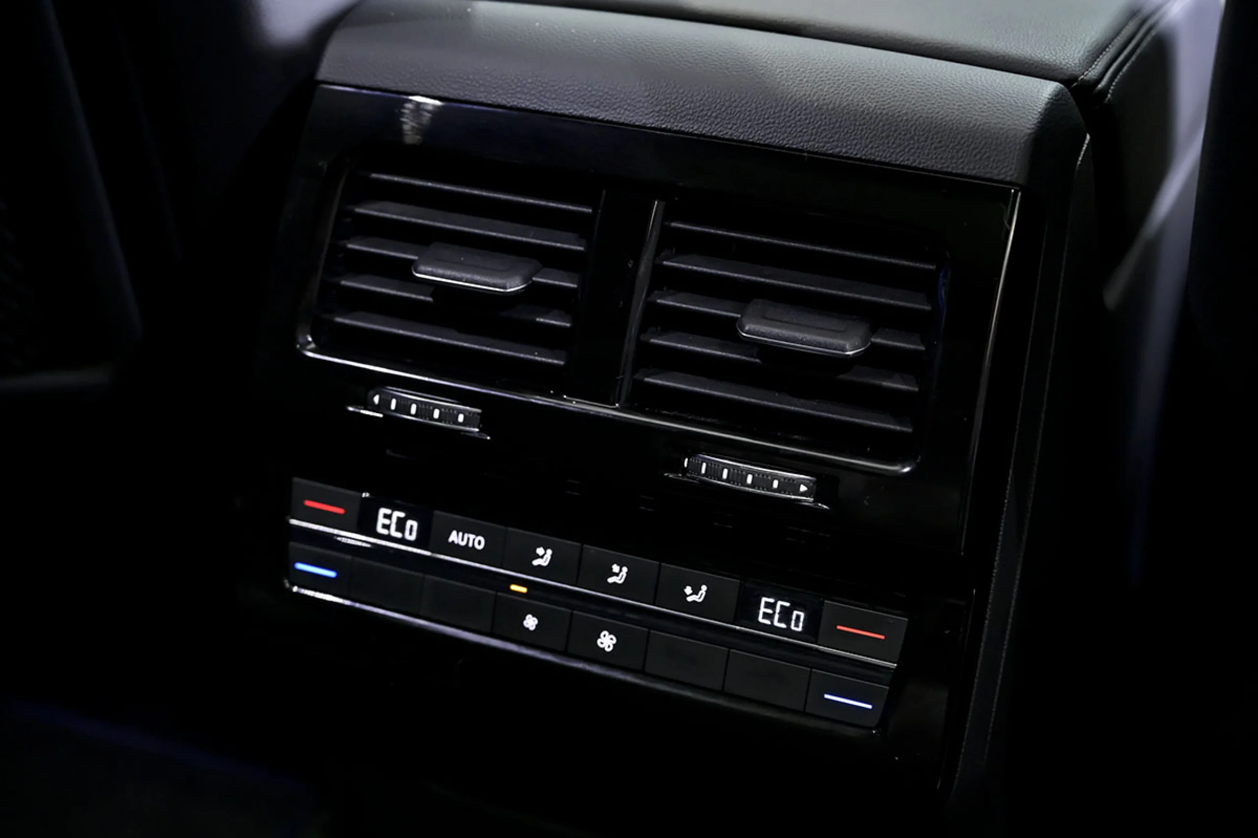 Volkswagen Touareg R 3.0 V6 TSI 340kW Tip 4M - Foto 37