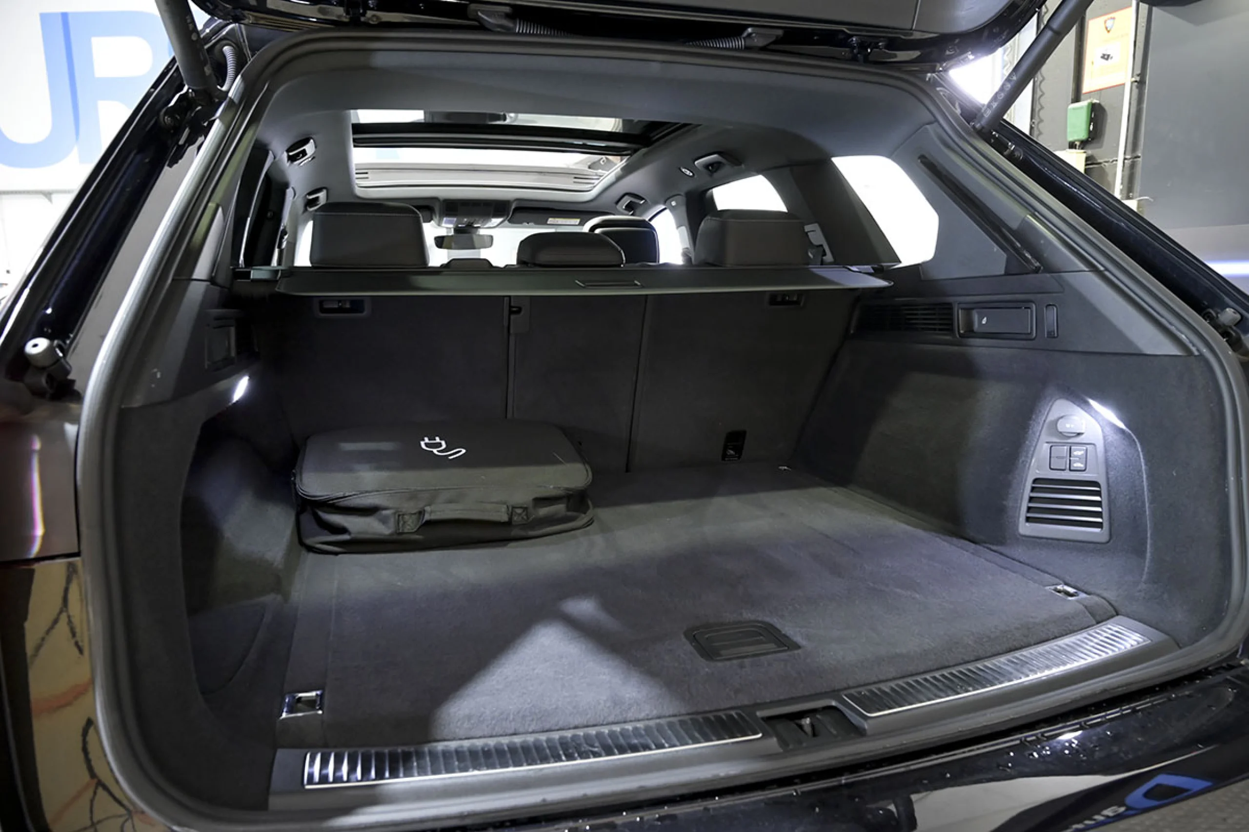 Volkswagen Touareg R 3.0 V6 TSI 340kW Tip 4M - Foto 12