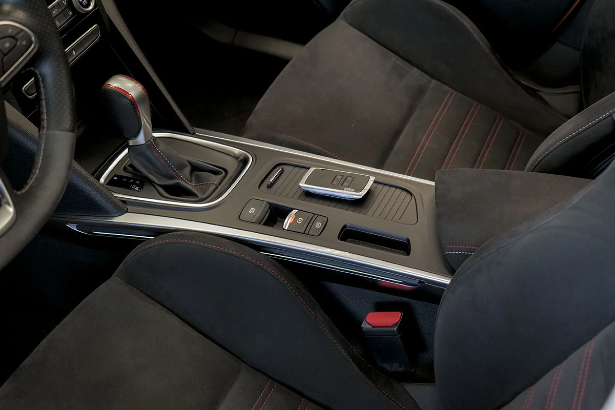 Renault Megane Mégane RS Trophy TCe 221 kW 300CV EDC GPF - Foto 31