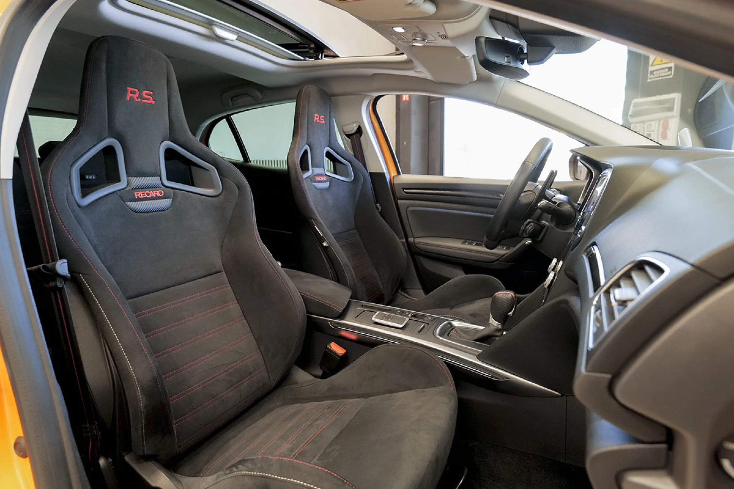 Renault Megane Mégane RS Trophy TCe 221 kW 300CV EDC GPF - Foto 32